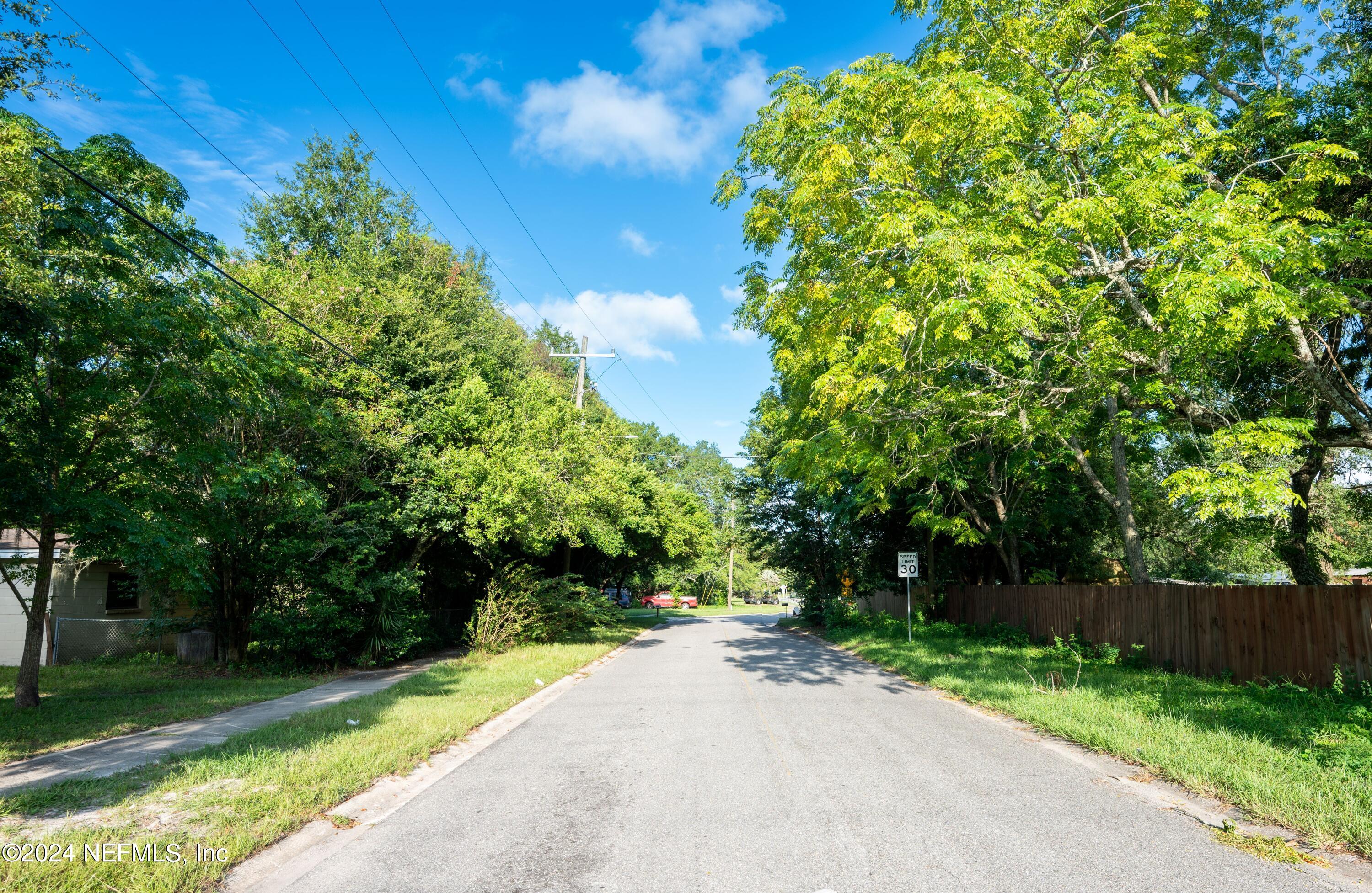 7578 RIDGEWAY Road N