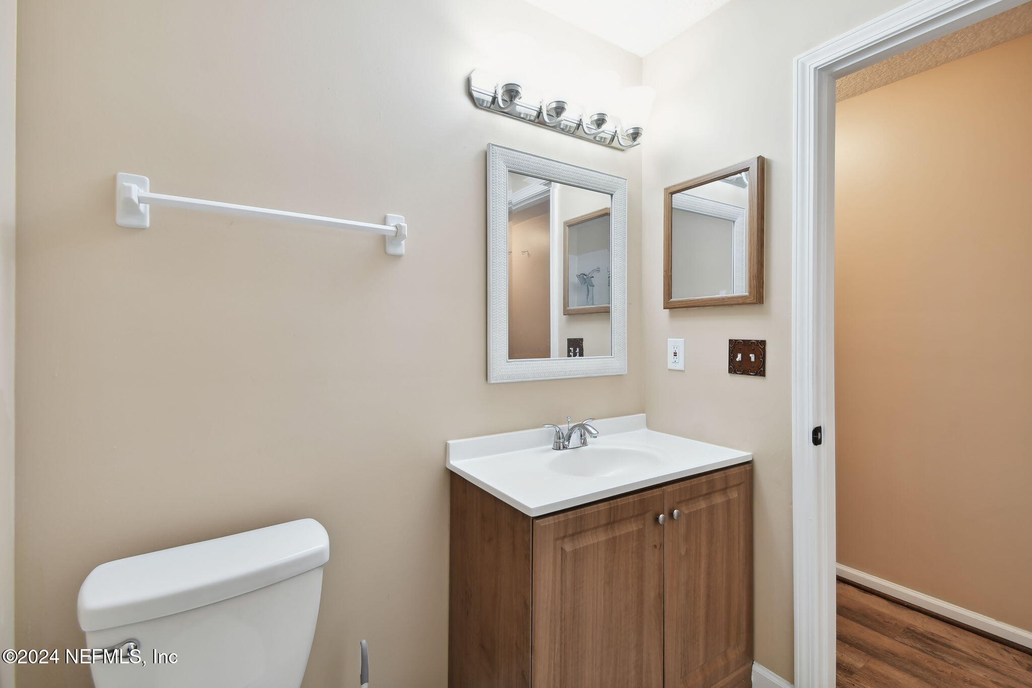 1131 W 32ND Street