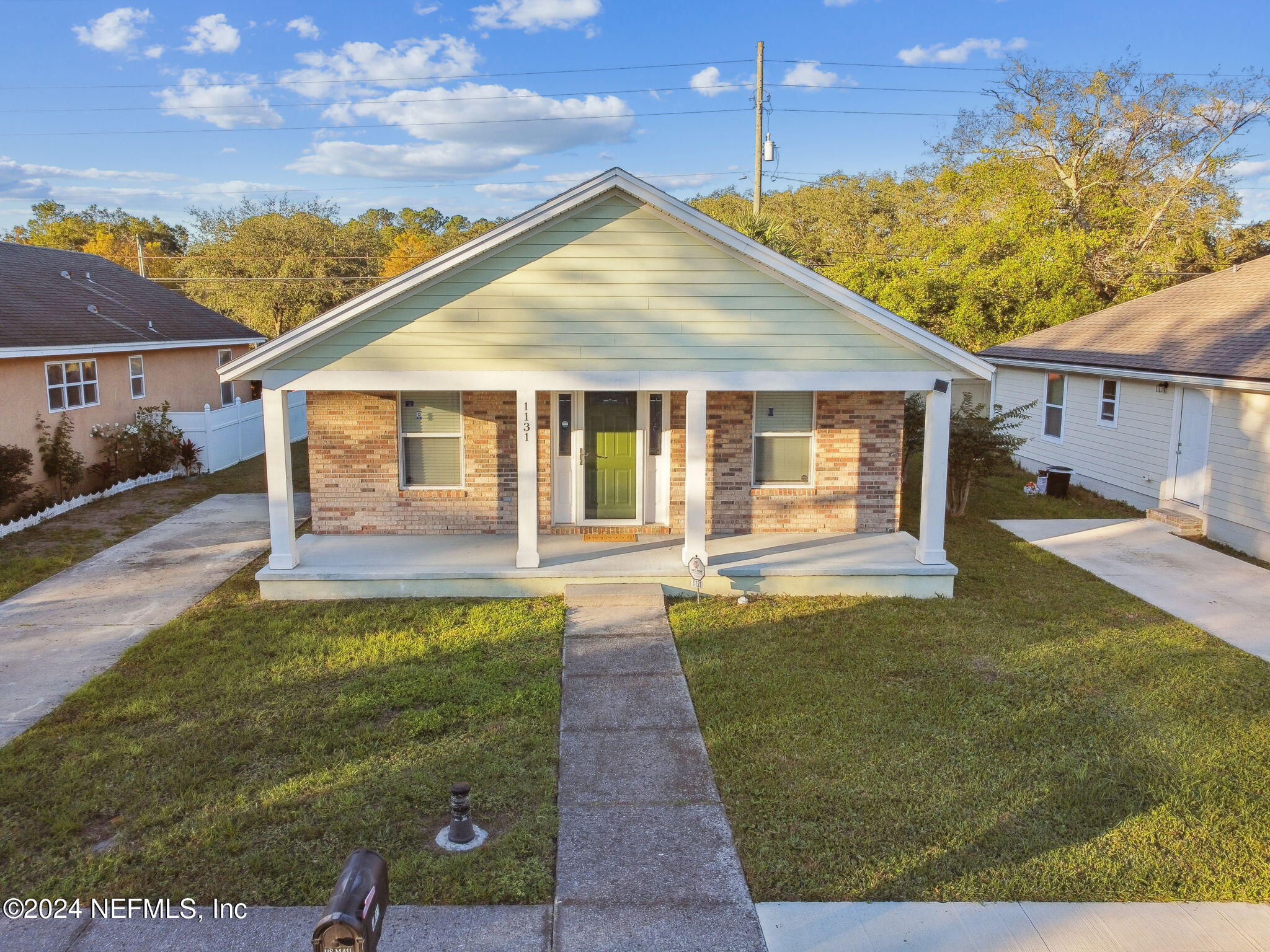1131 W 32ND Street