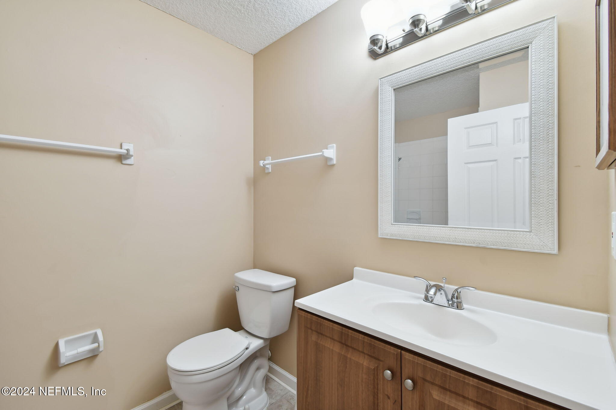 1131 W 32ND Street