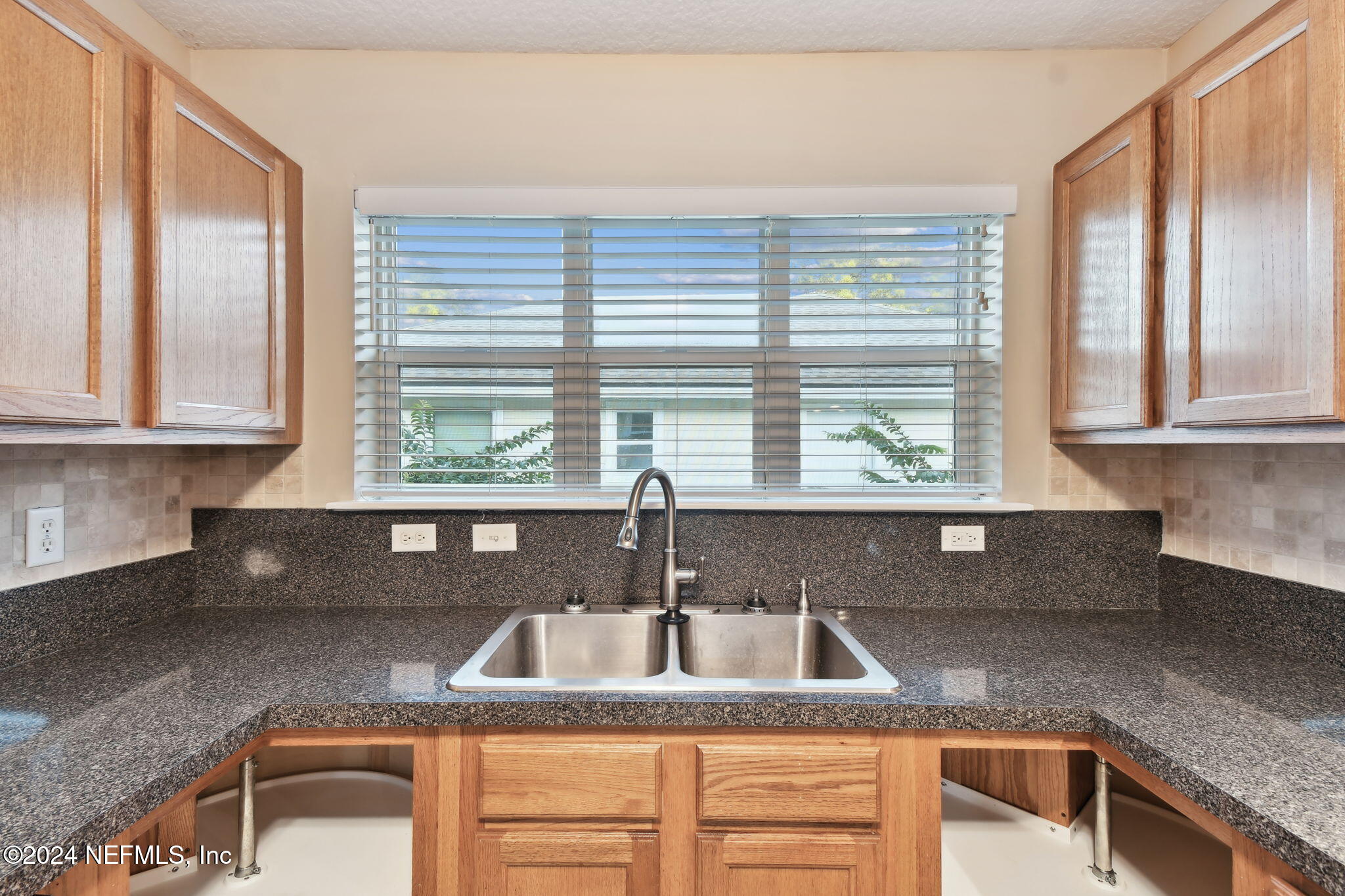 1131 W 32ND Street