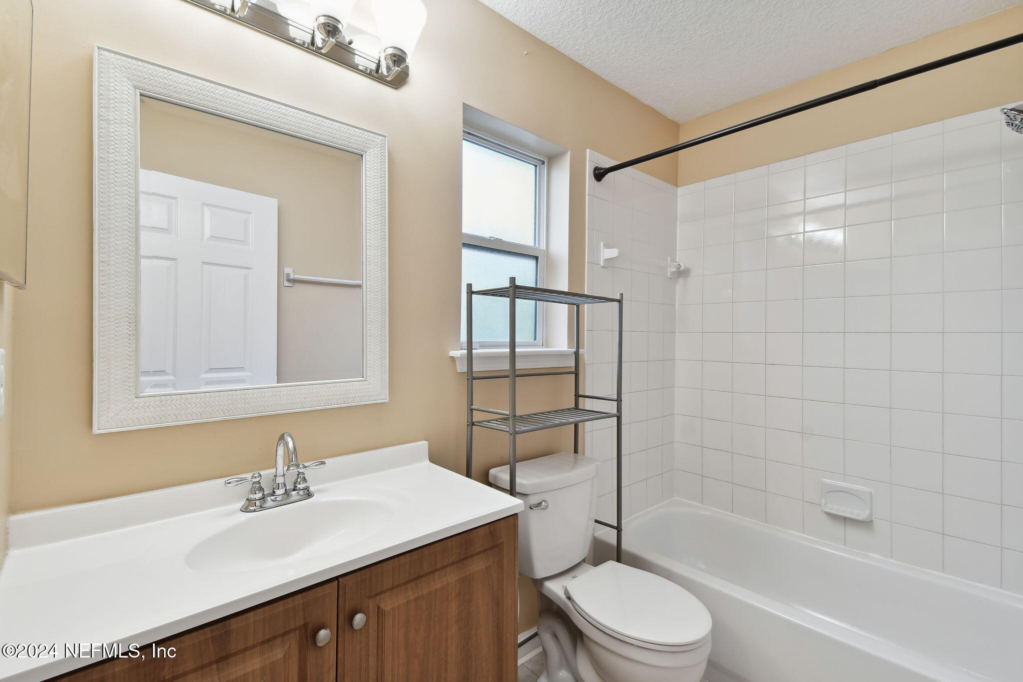 1131 W 32ND Street