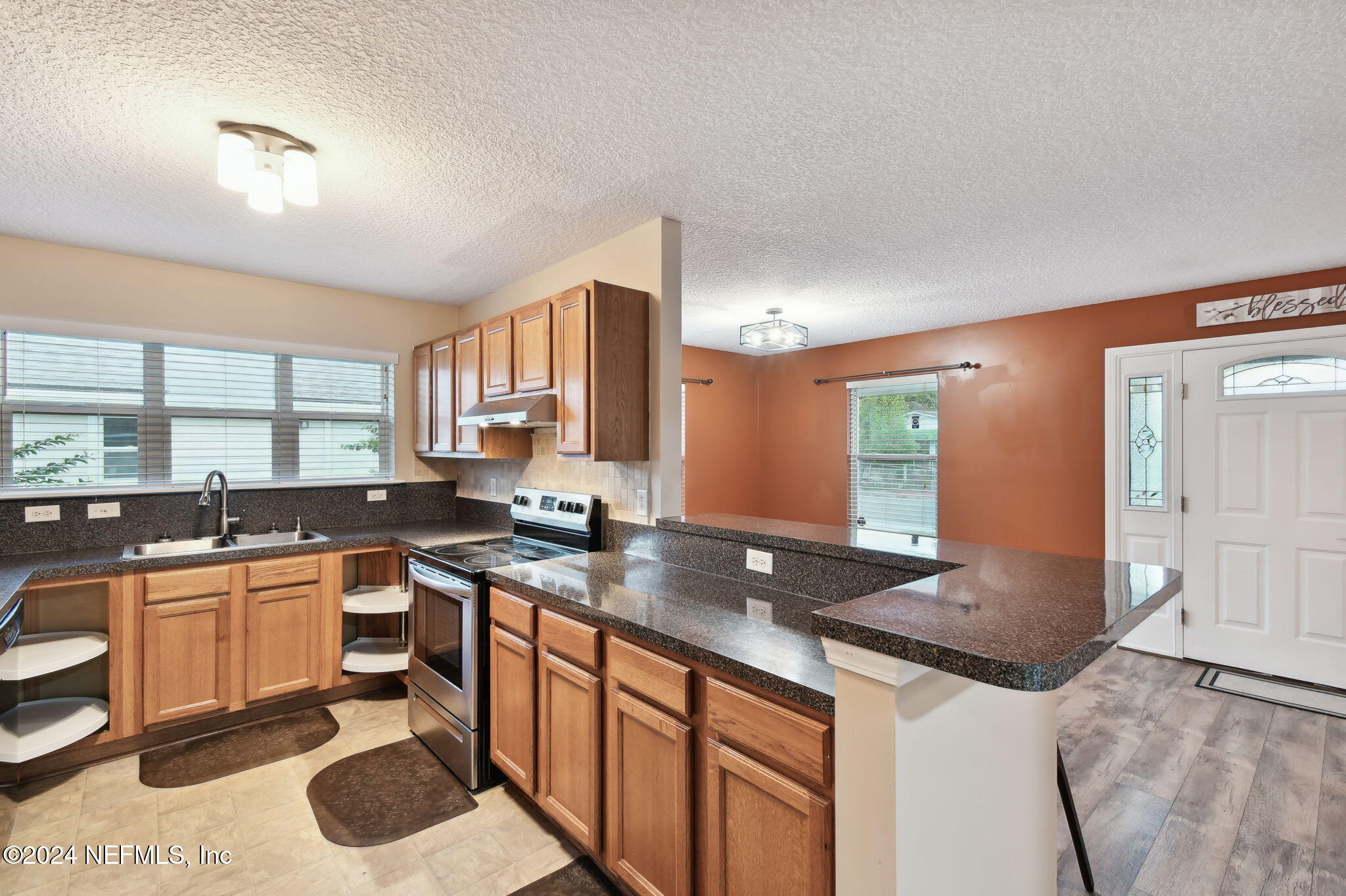 1131 W 32ND Street