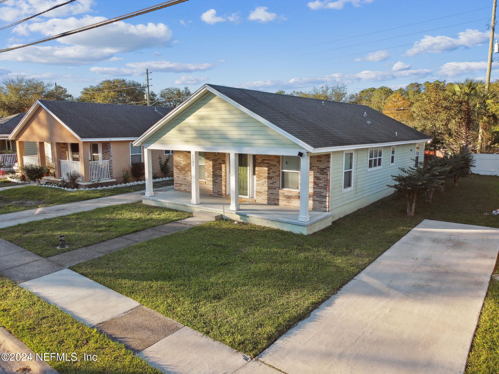 1131 W 32ND Street