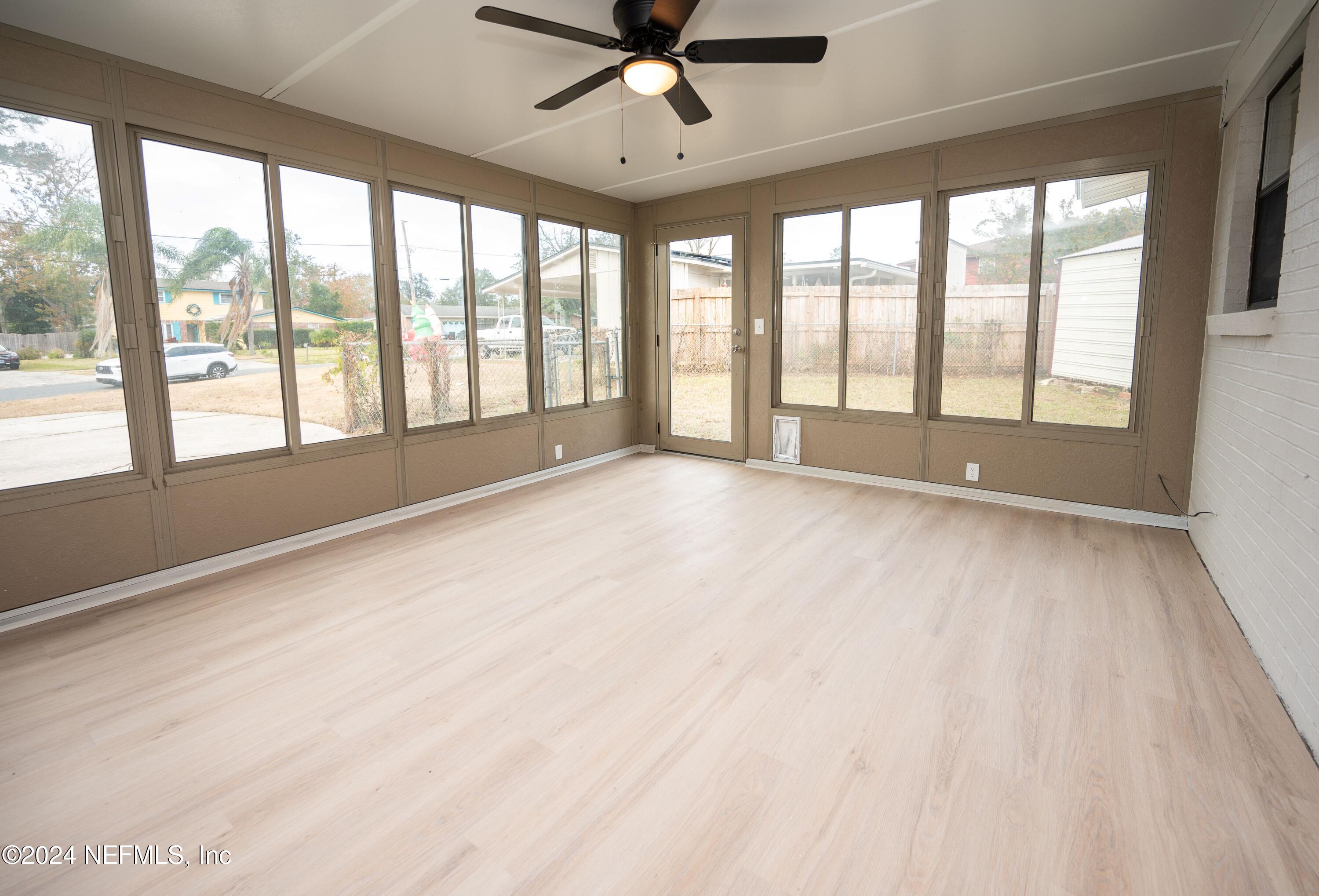 1195 PECAN Cove
