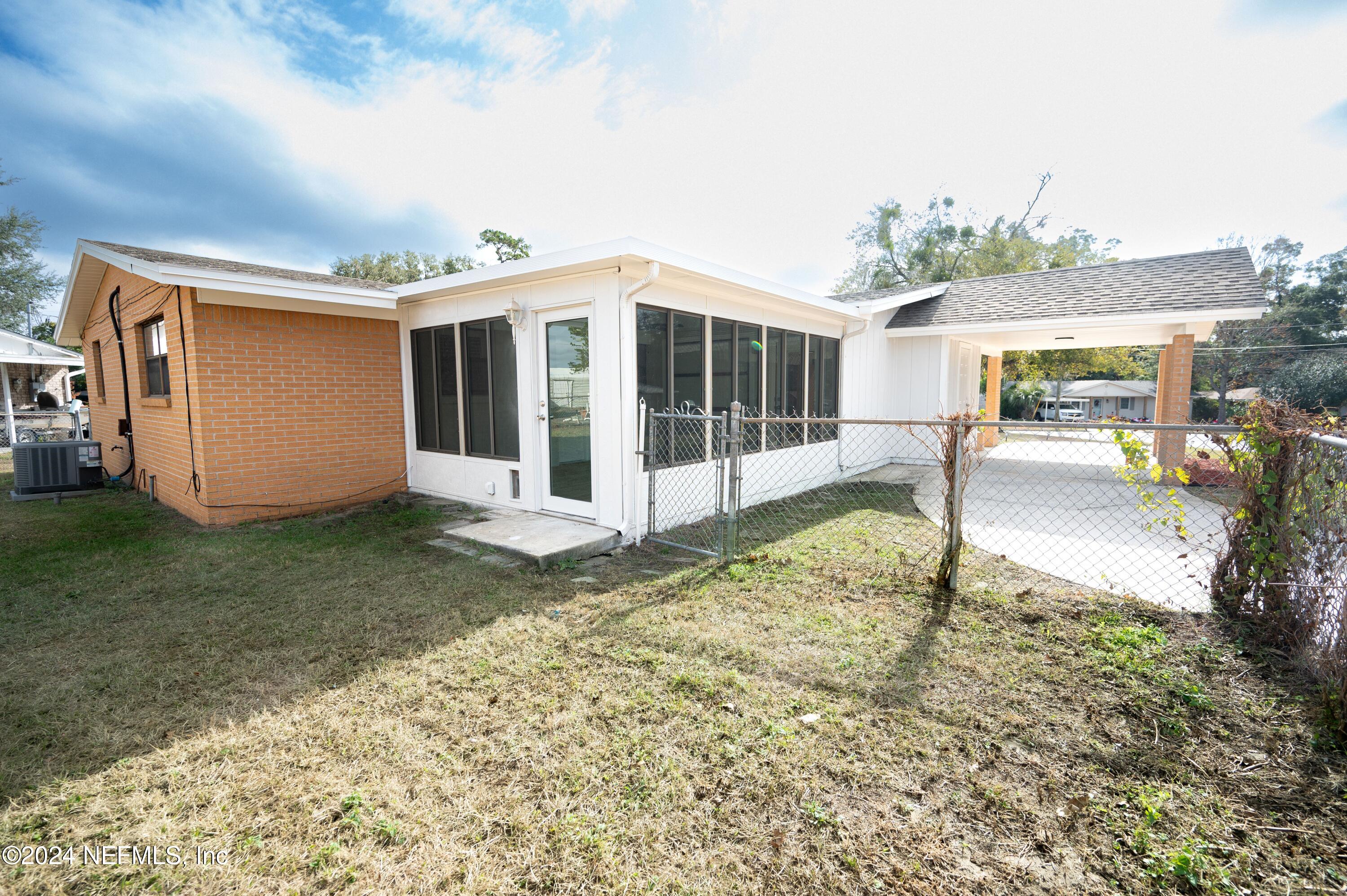 1195 PECAN Cove