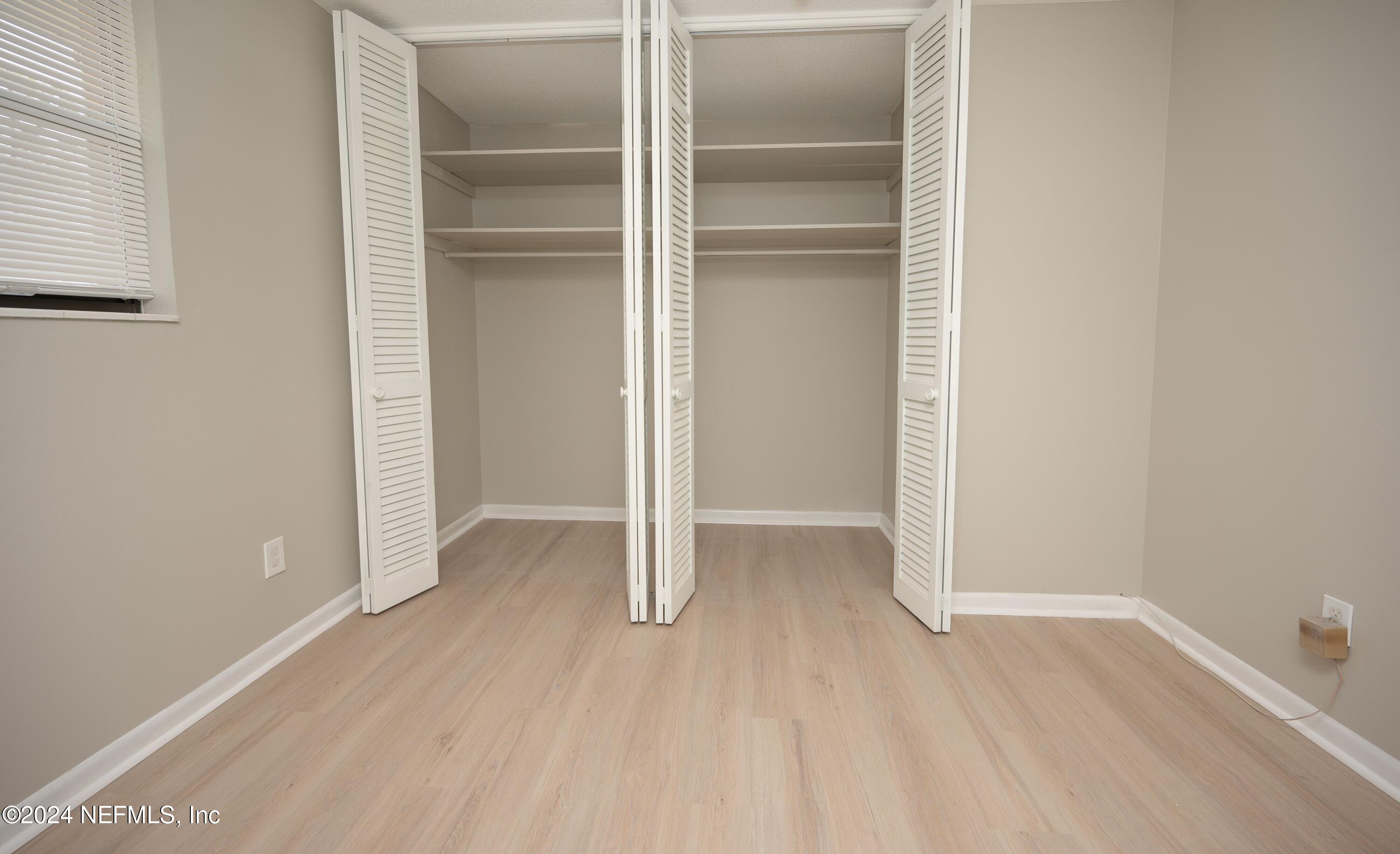 1195 PECAN Cove