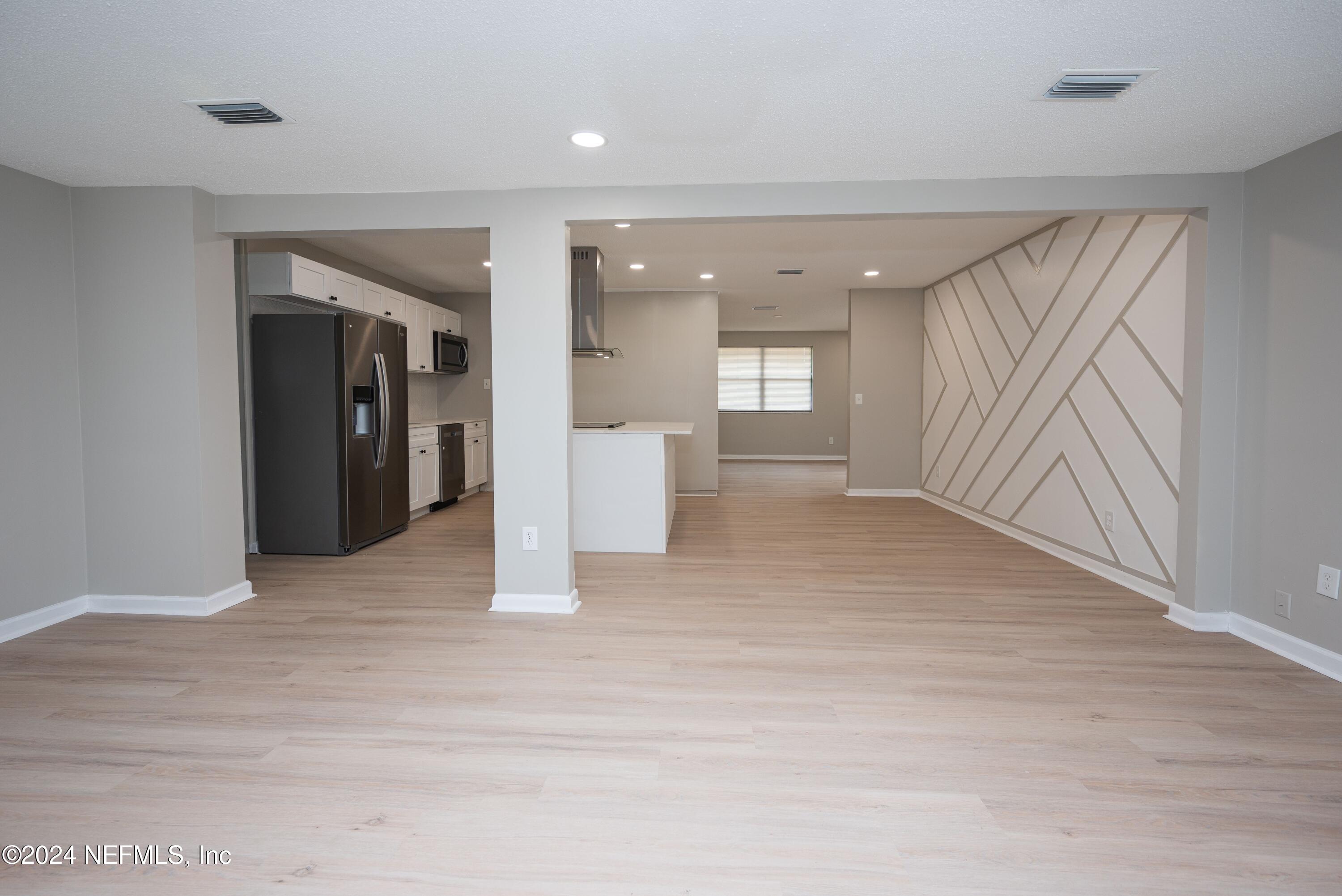 1195 PECAN Cove