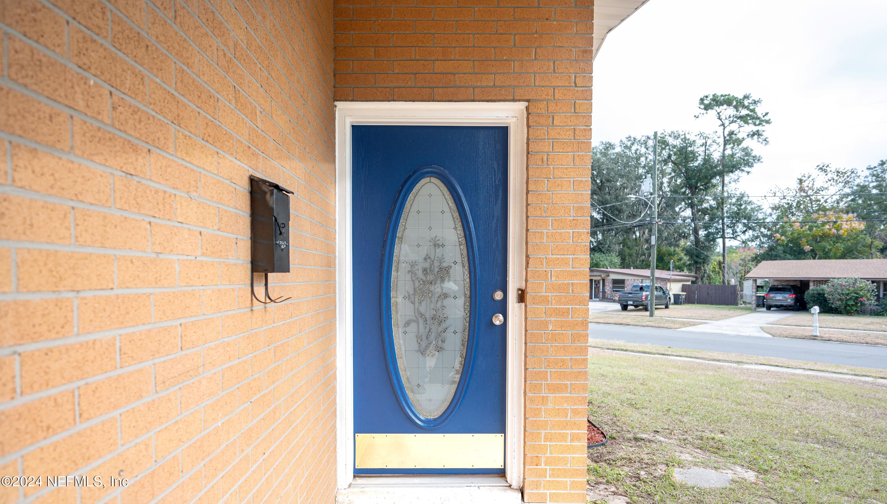 1195 PECAN Cove