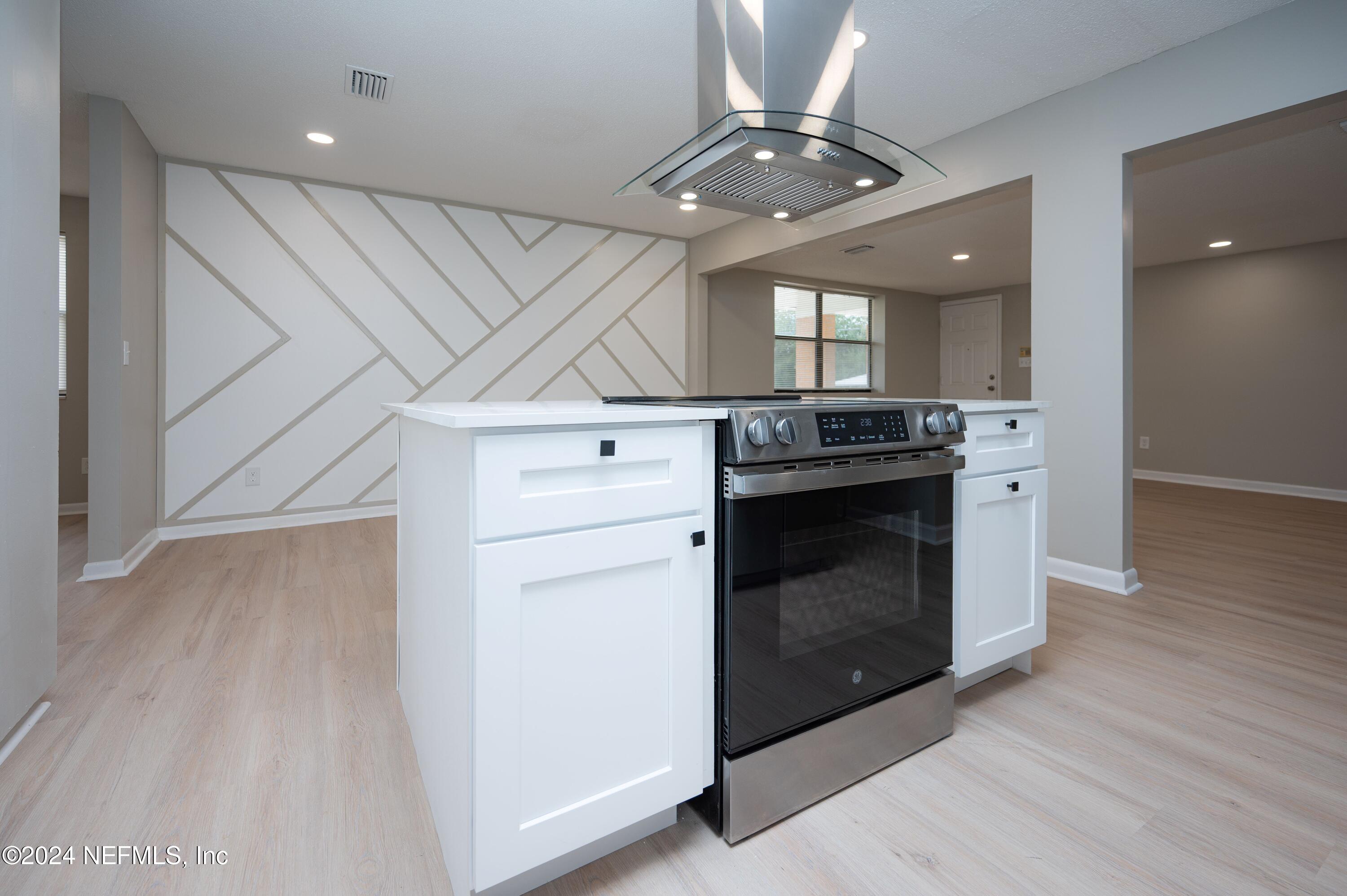 1195 PECAN Cove