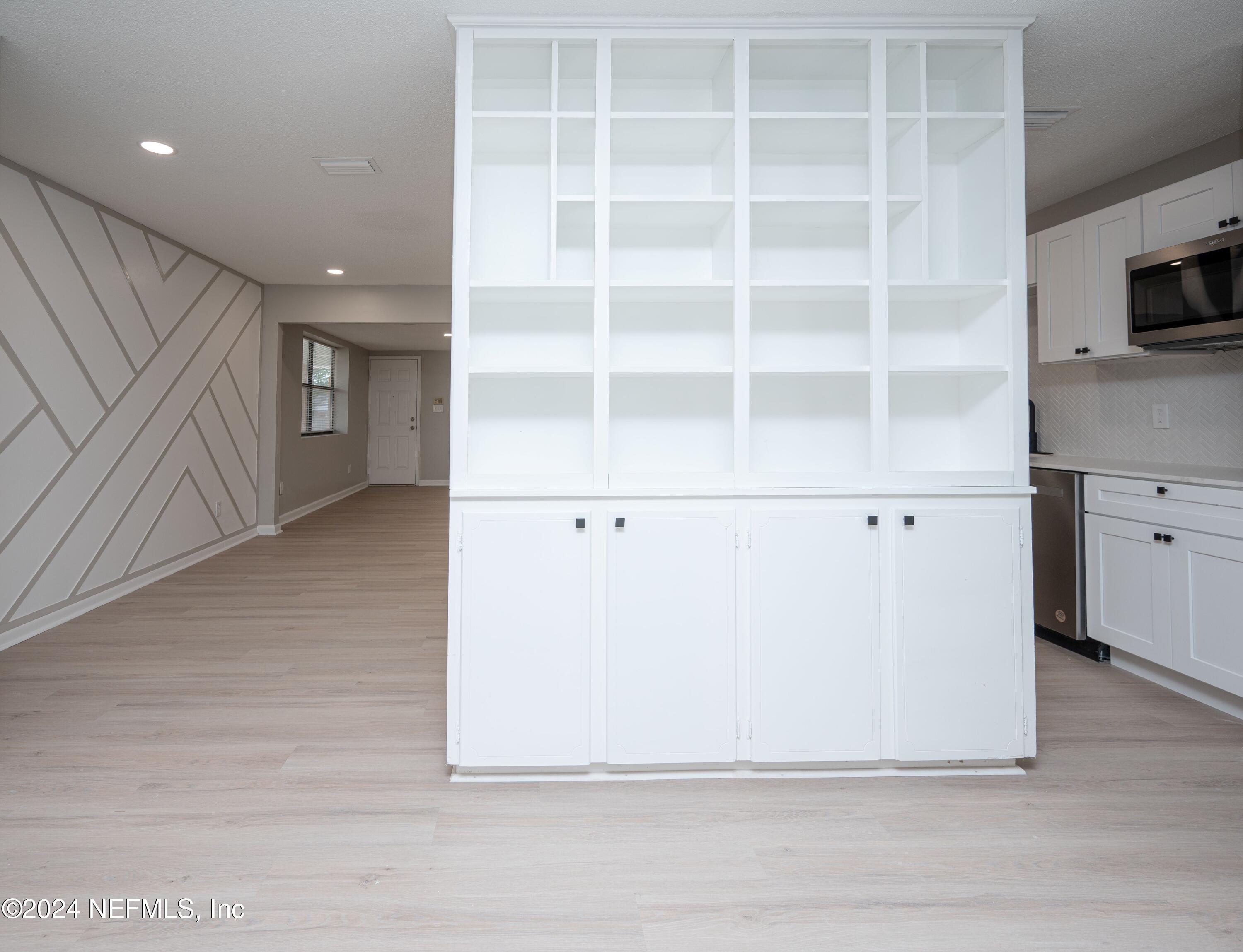 1195 PECAN Cove