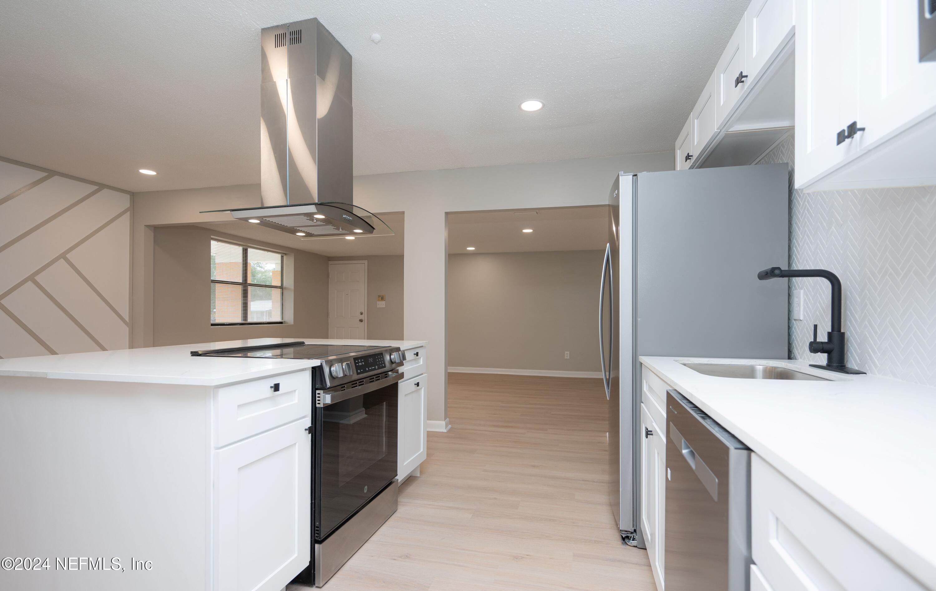 1195 PECAN Cove