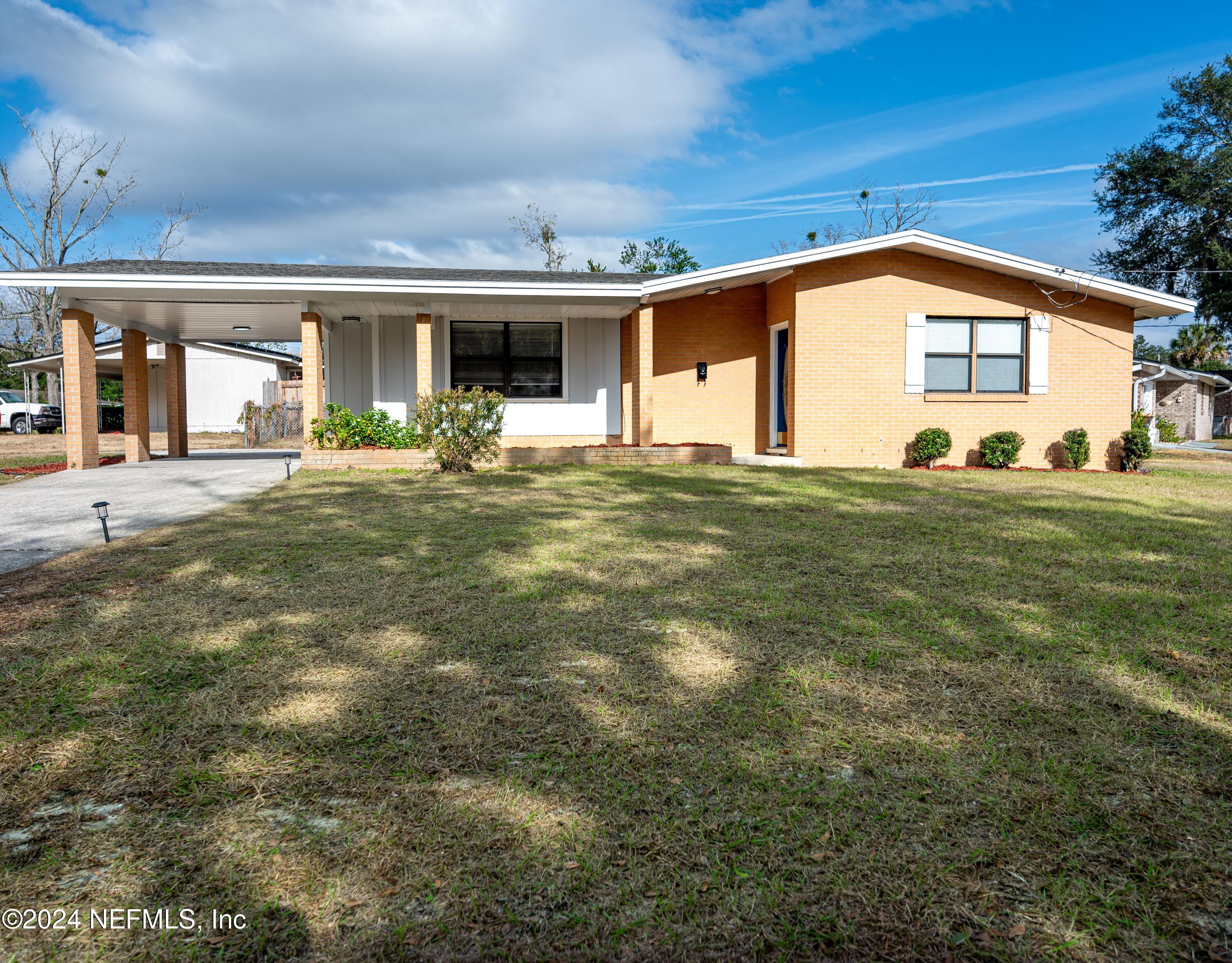 1195 PECAN Cove