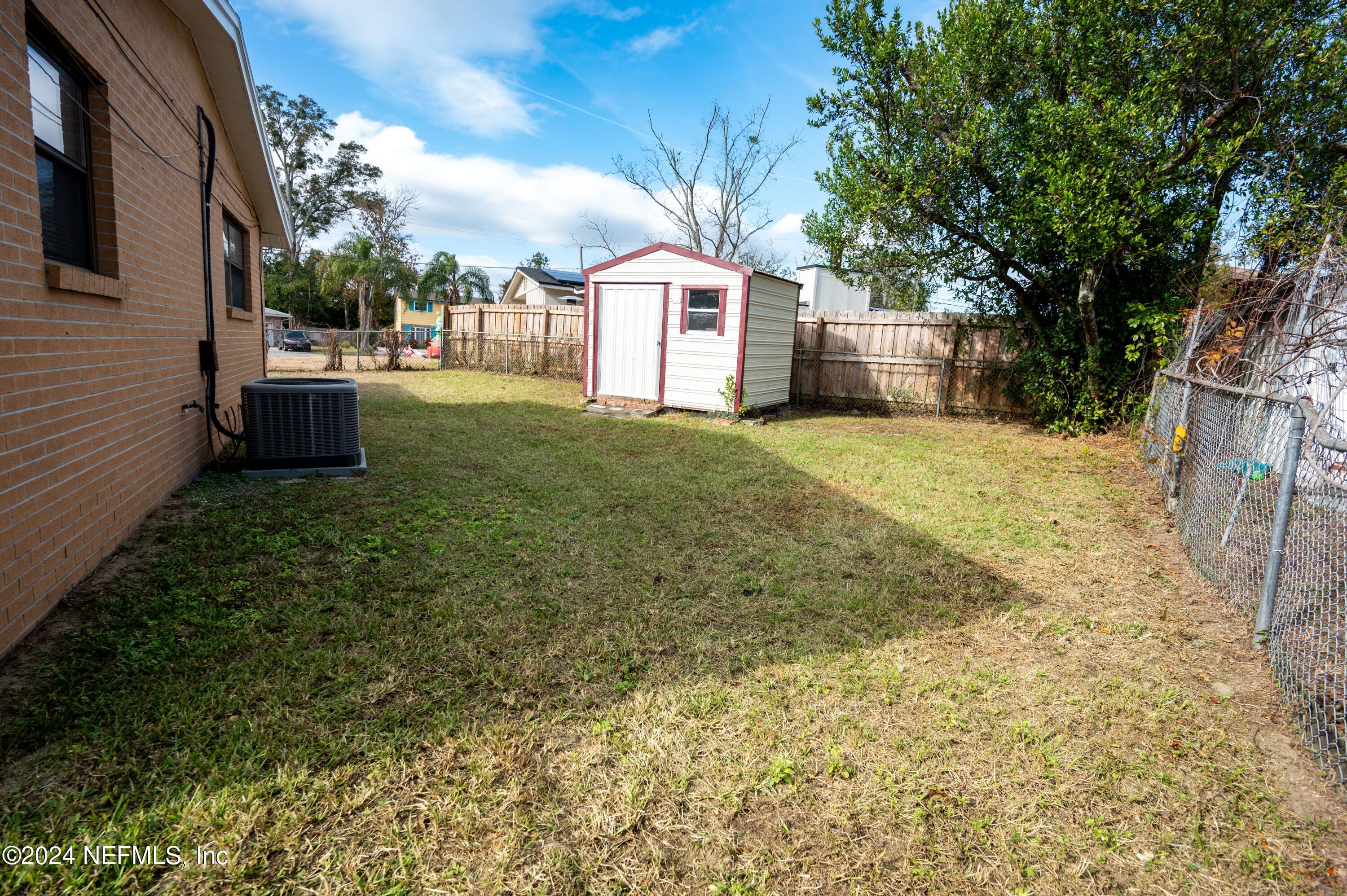 1195 PECAN Cove