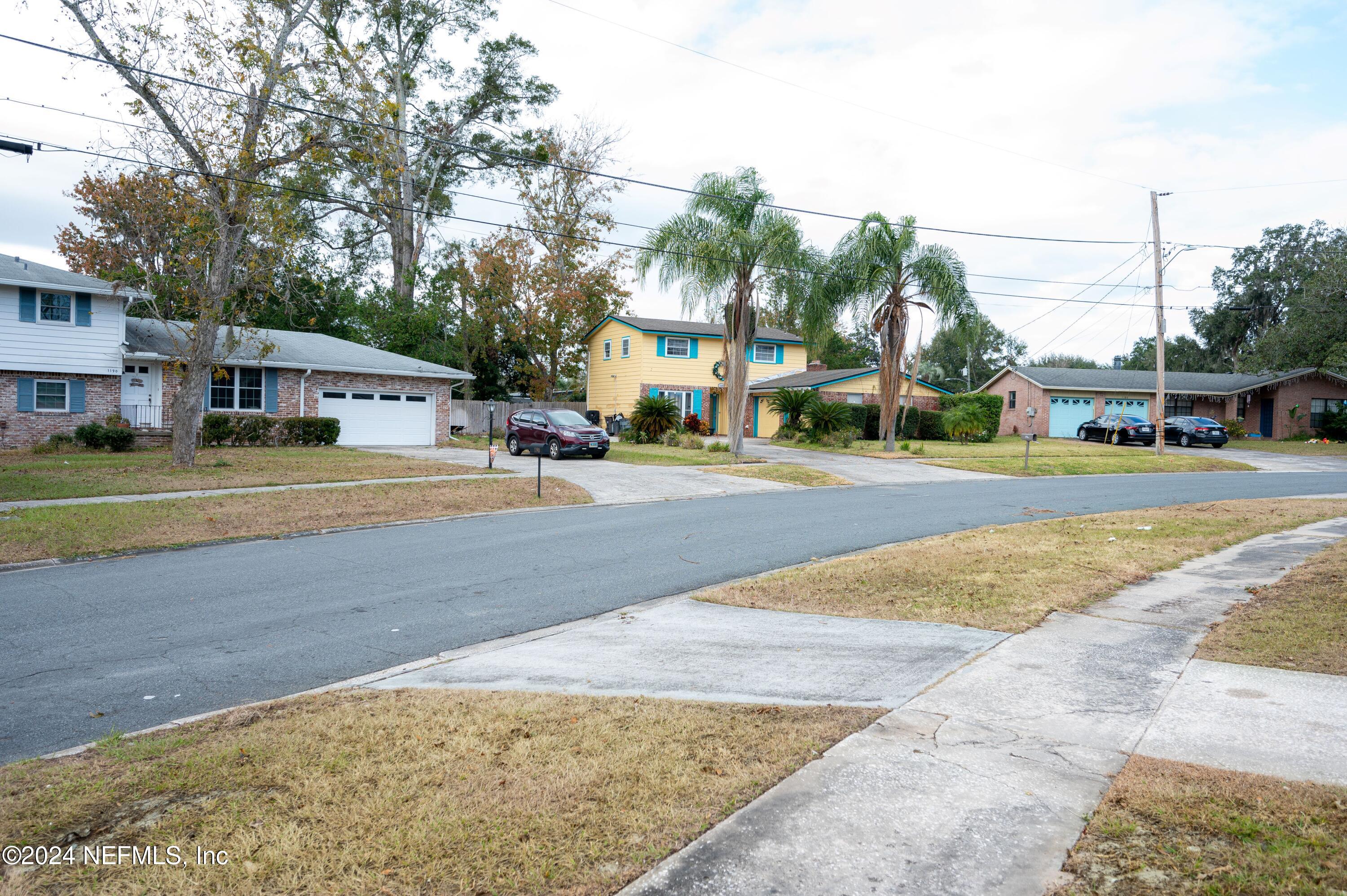 1195 PECAN Cove