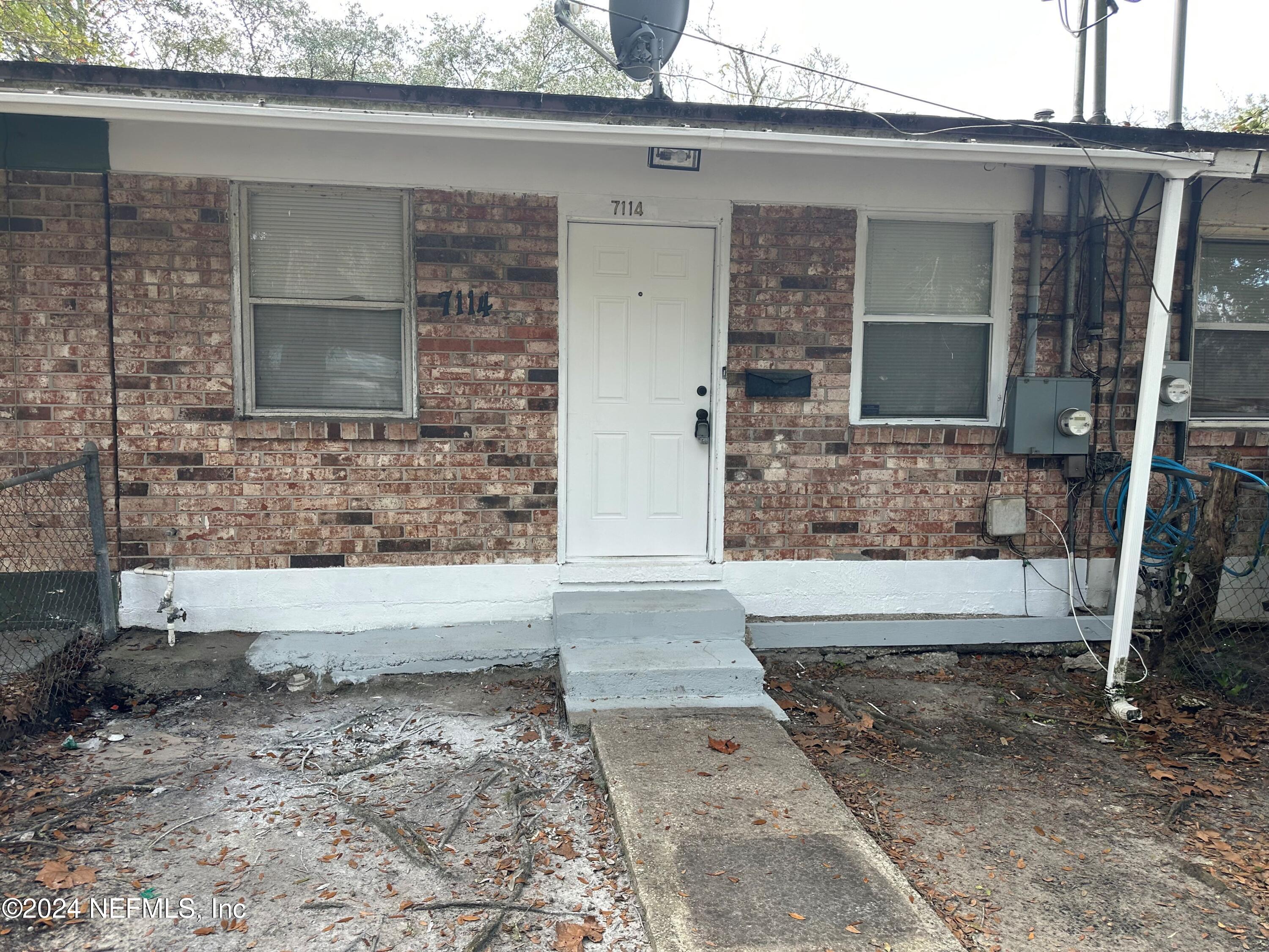 7114 KEN KNIGHT Drive W