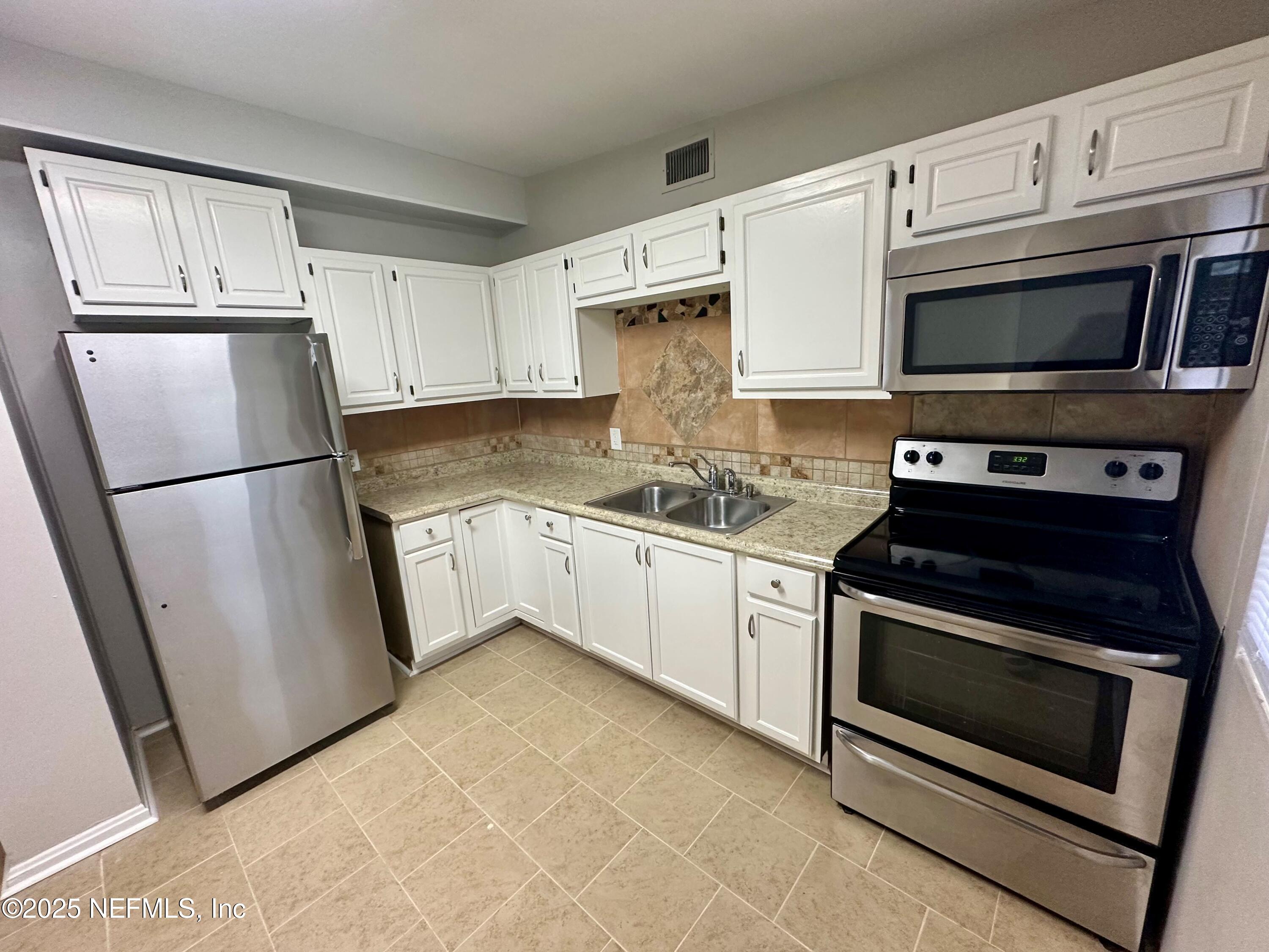 2236 HOLCROFT Drive