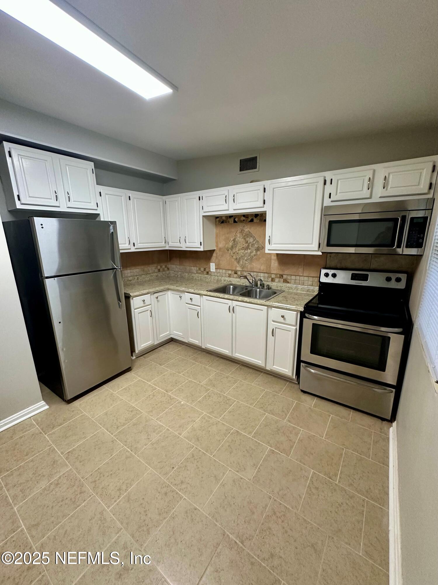 2236 HOLCROFT Drive