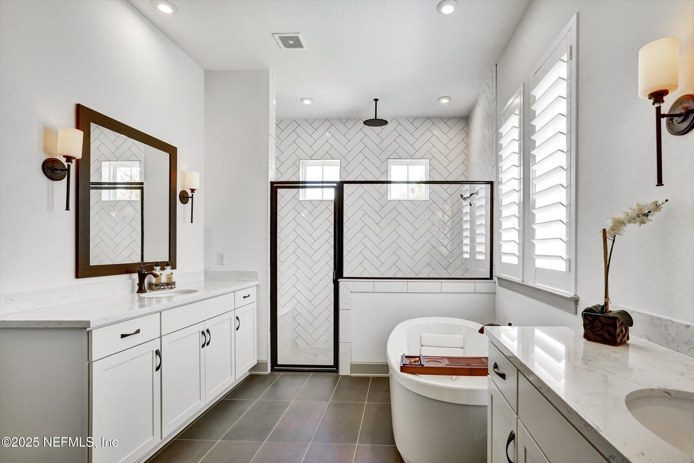 3913 SPYGLASS HILL Lane