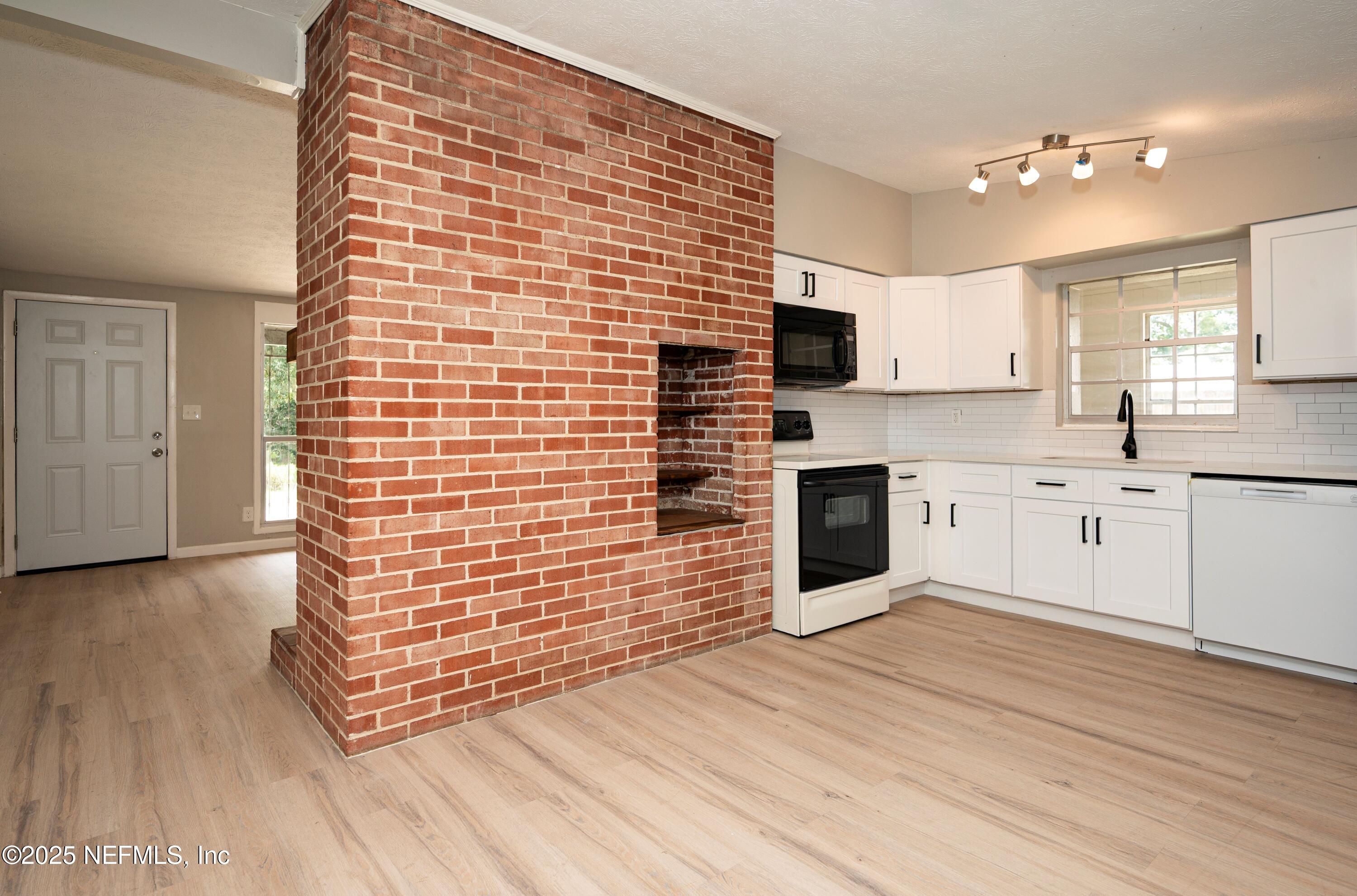 313 SUZANNE Drive
