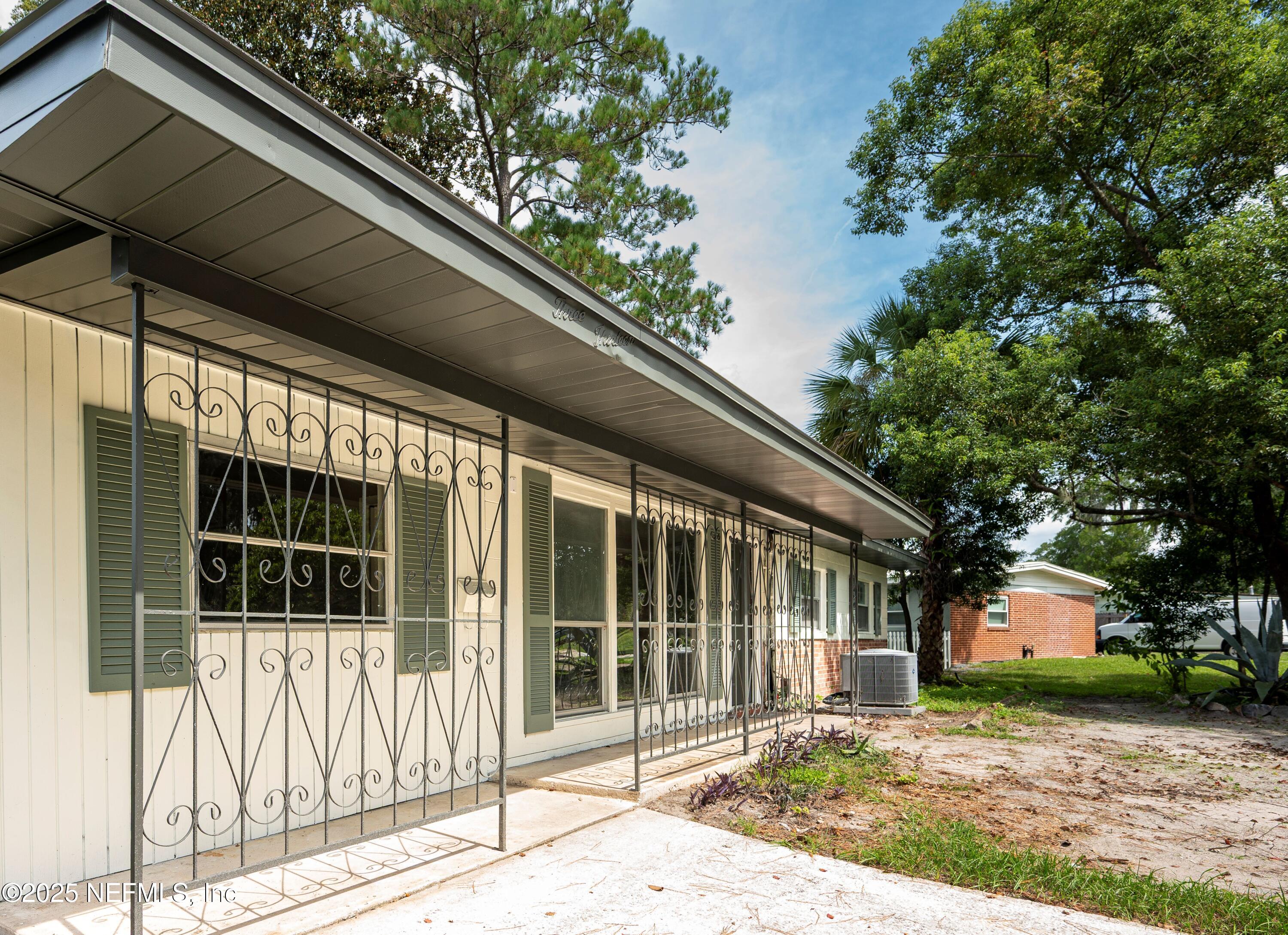 313 SUZANNE Drive