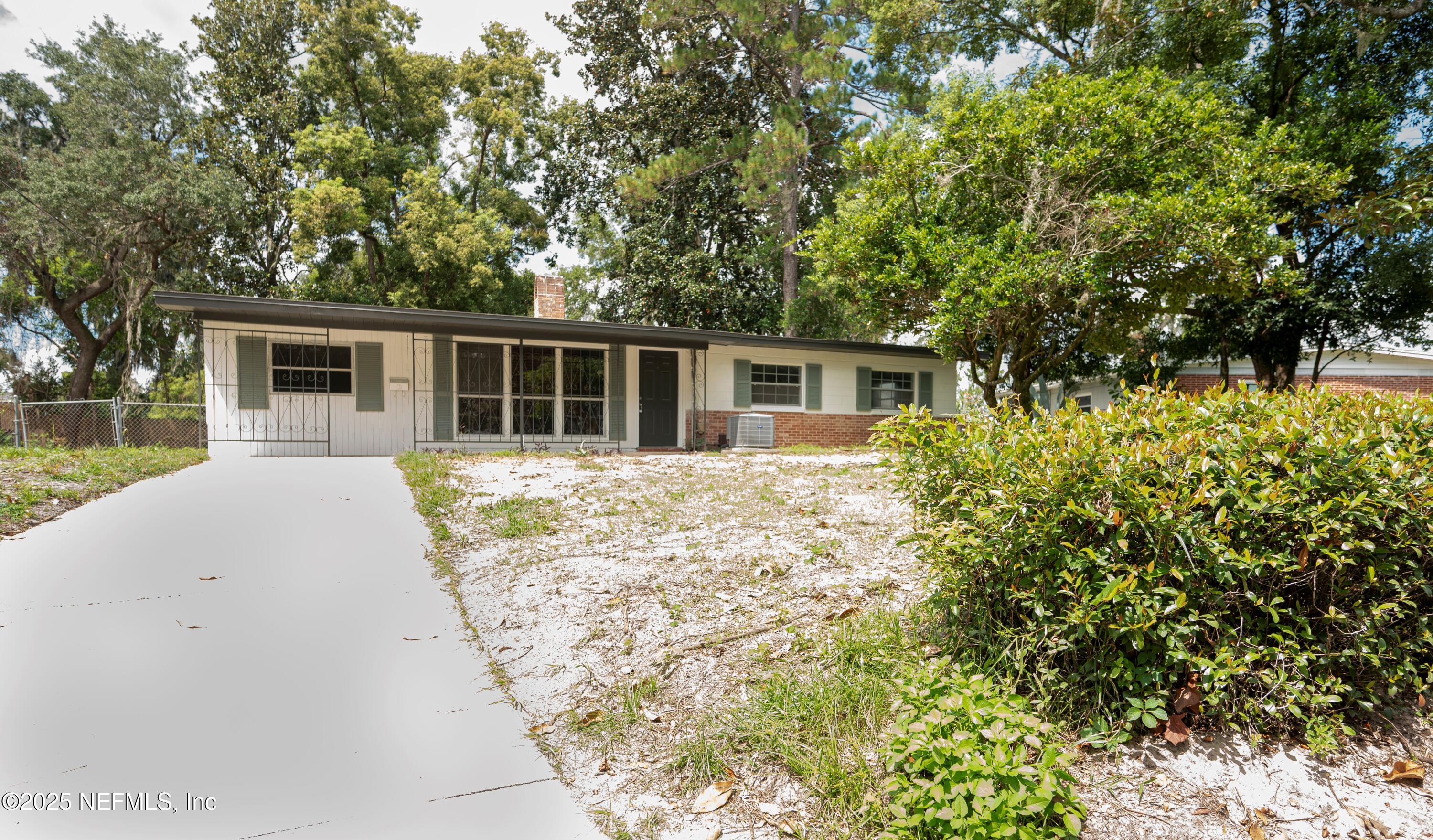 313 SUZANNE Drive