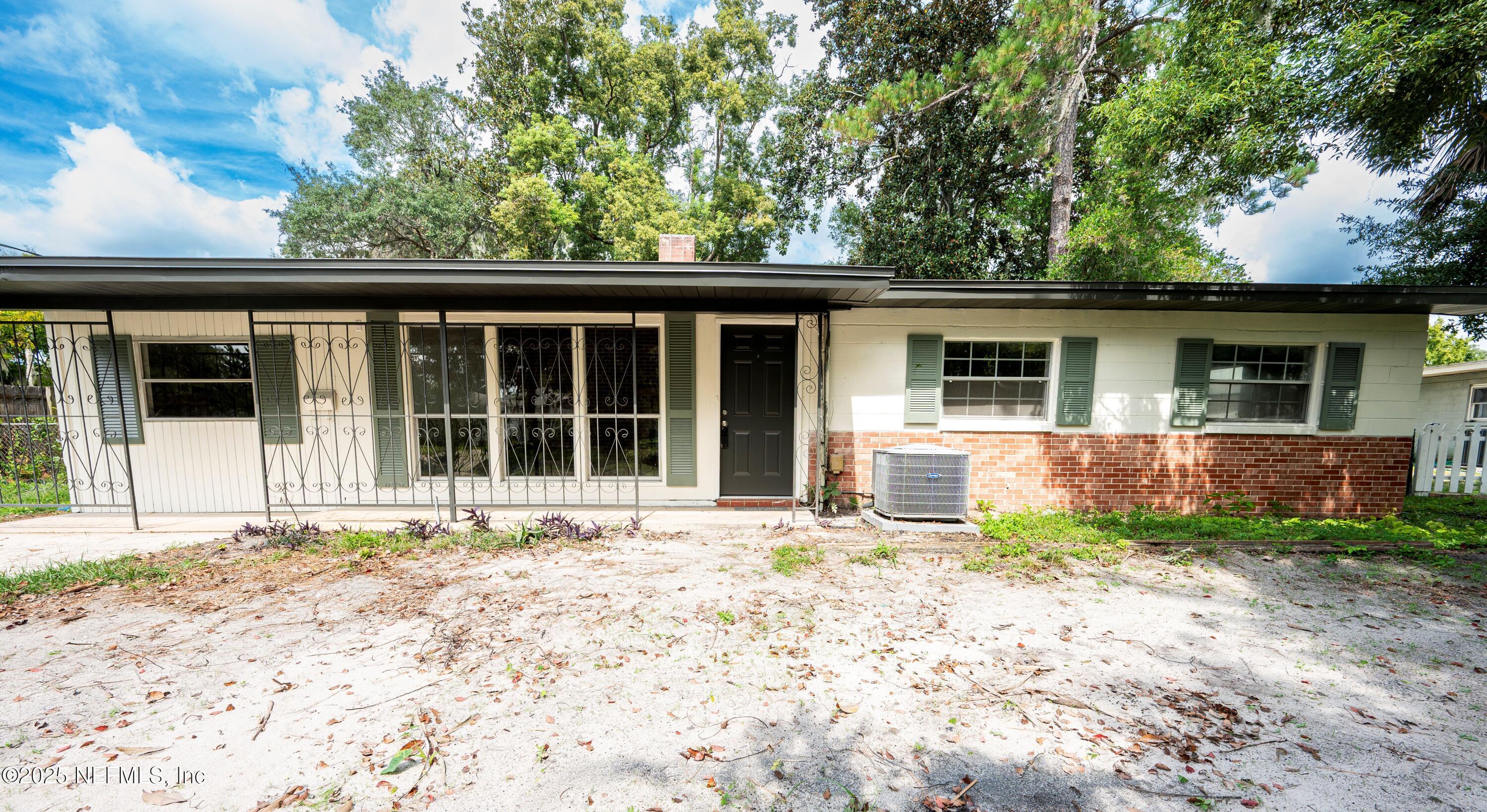 313 SUZANNE Drive