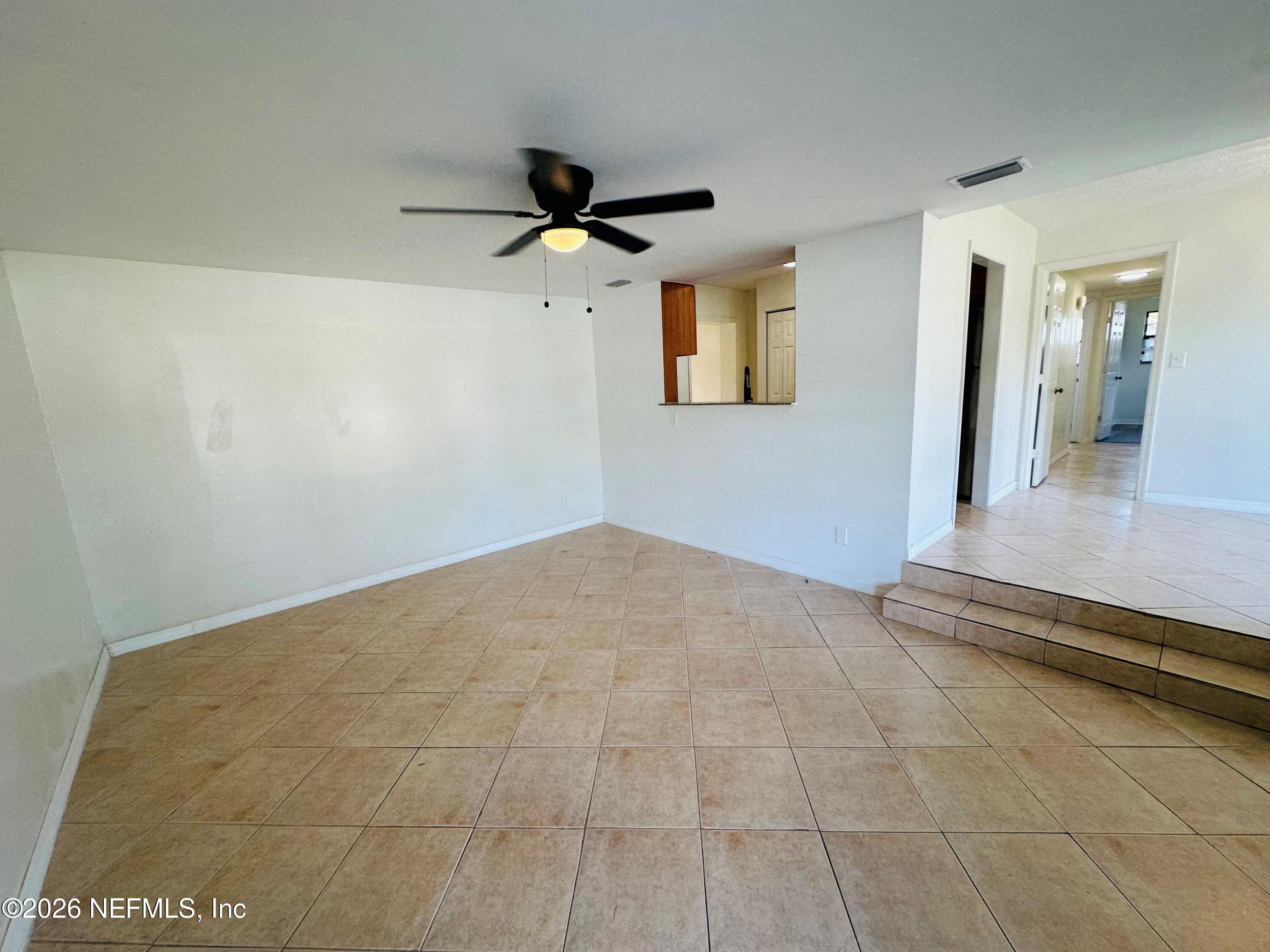 1904 DELAROCHE Drive W