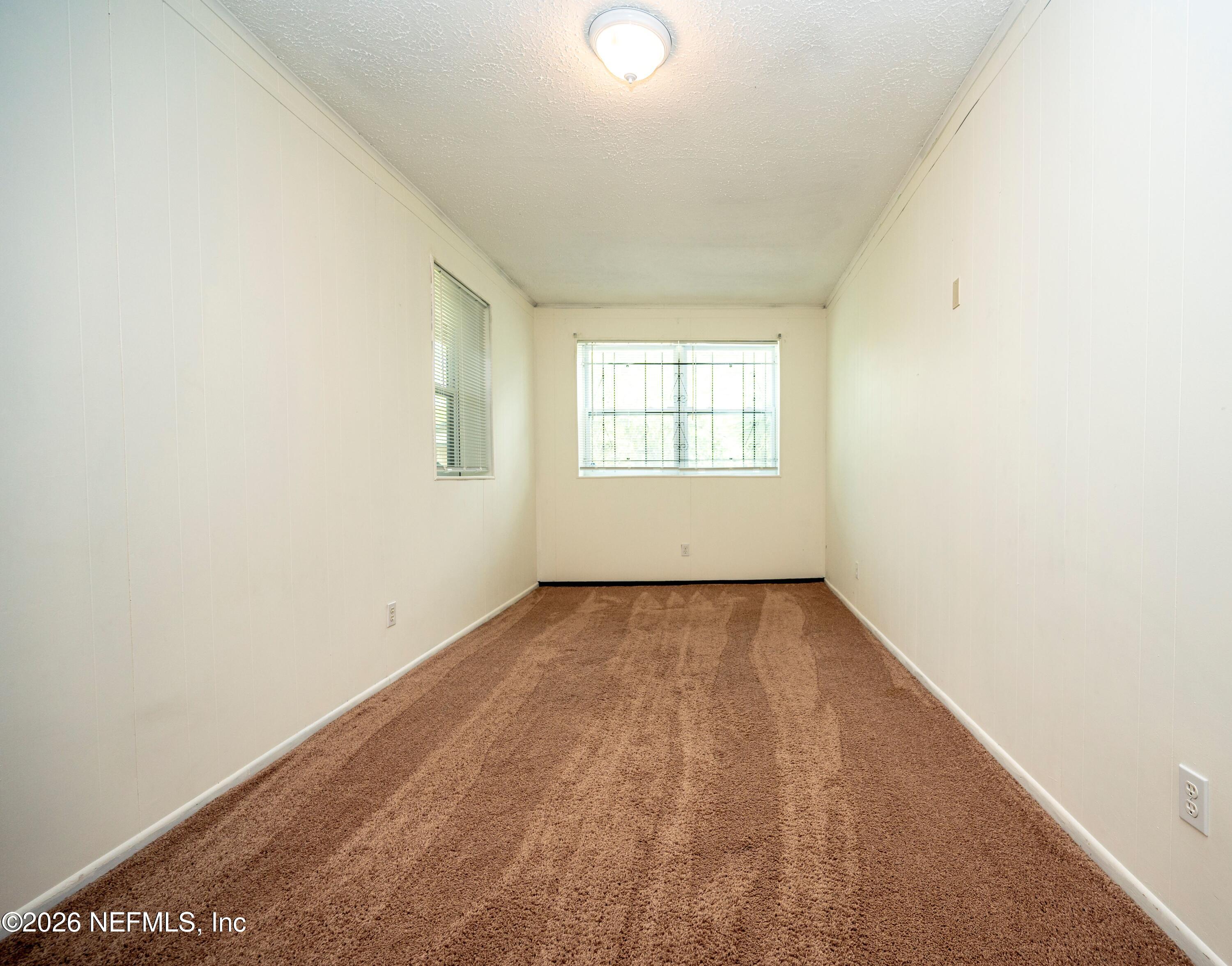1494 8TH Street W