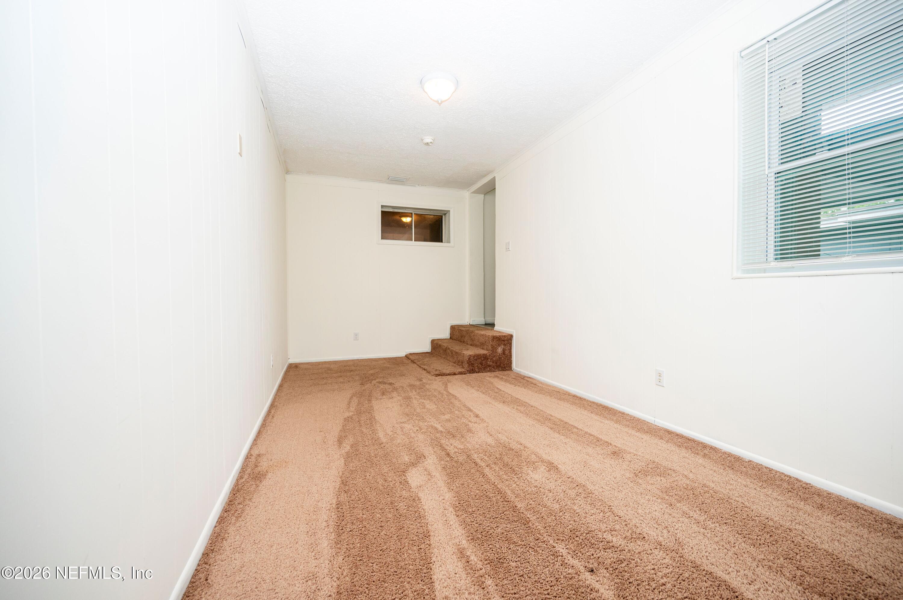 1494 8TH Street W