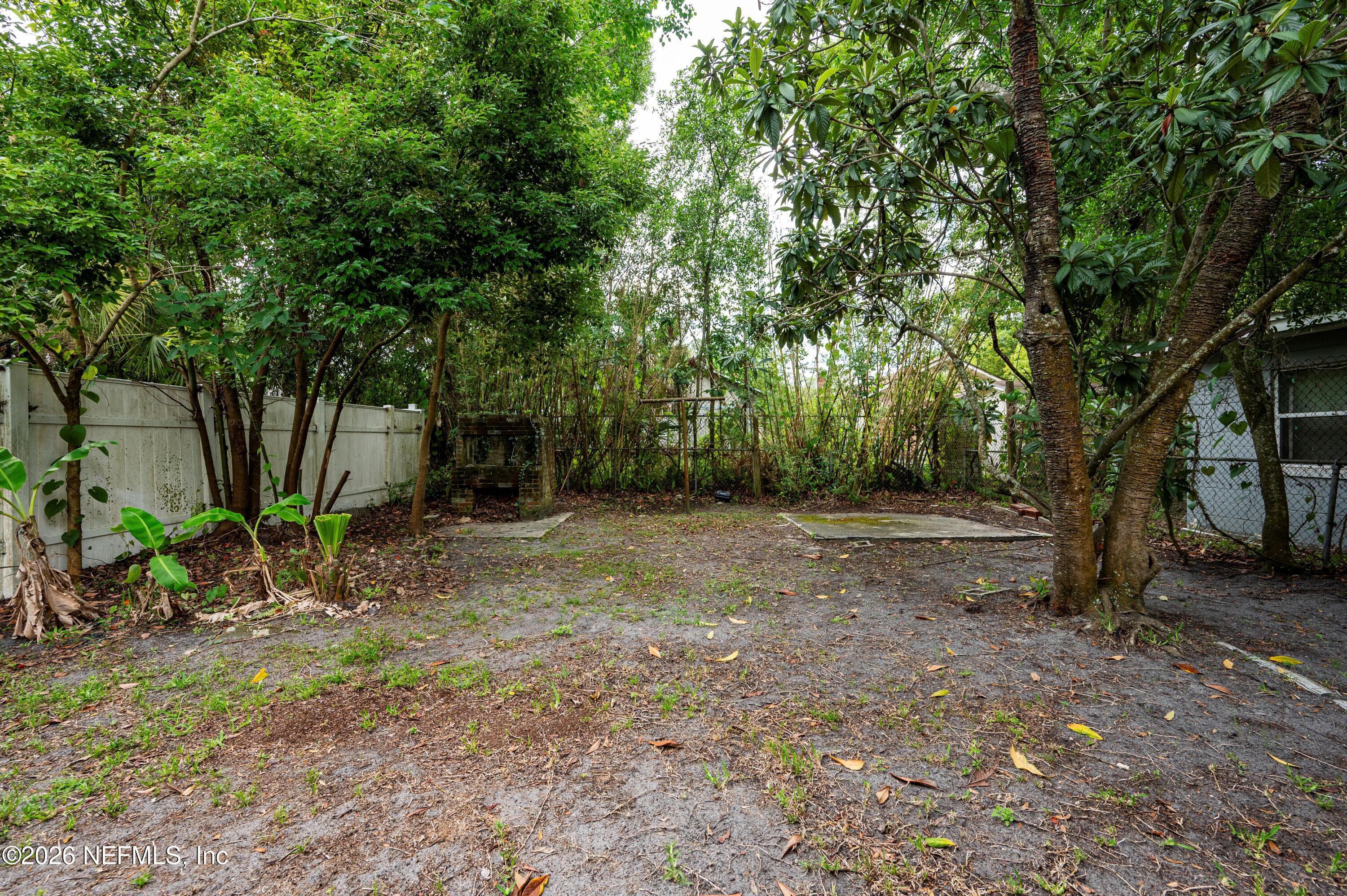 1494 8TH Street W