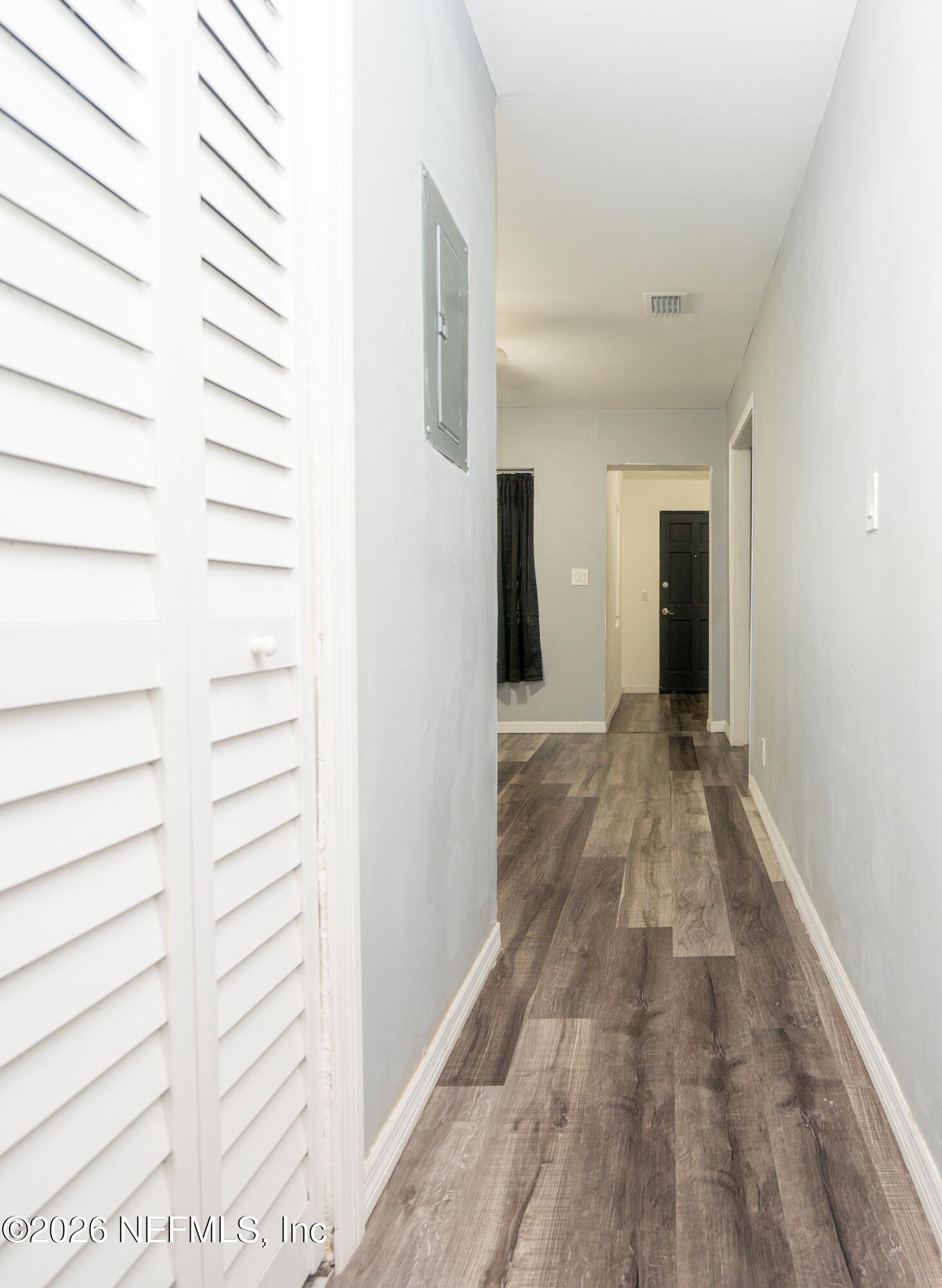 1494 8TH Street W