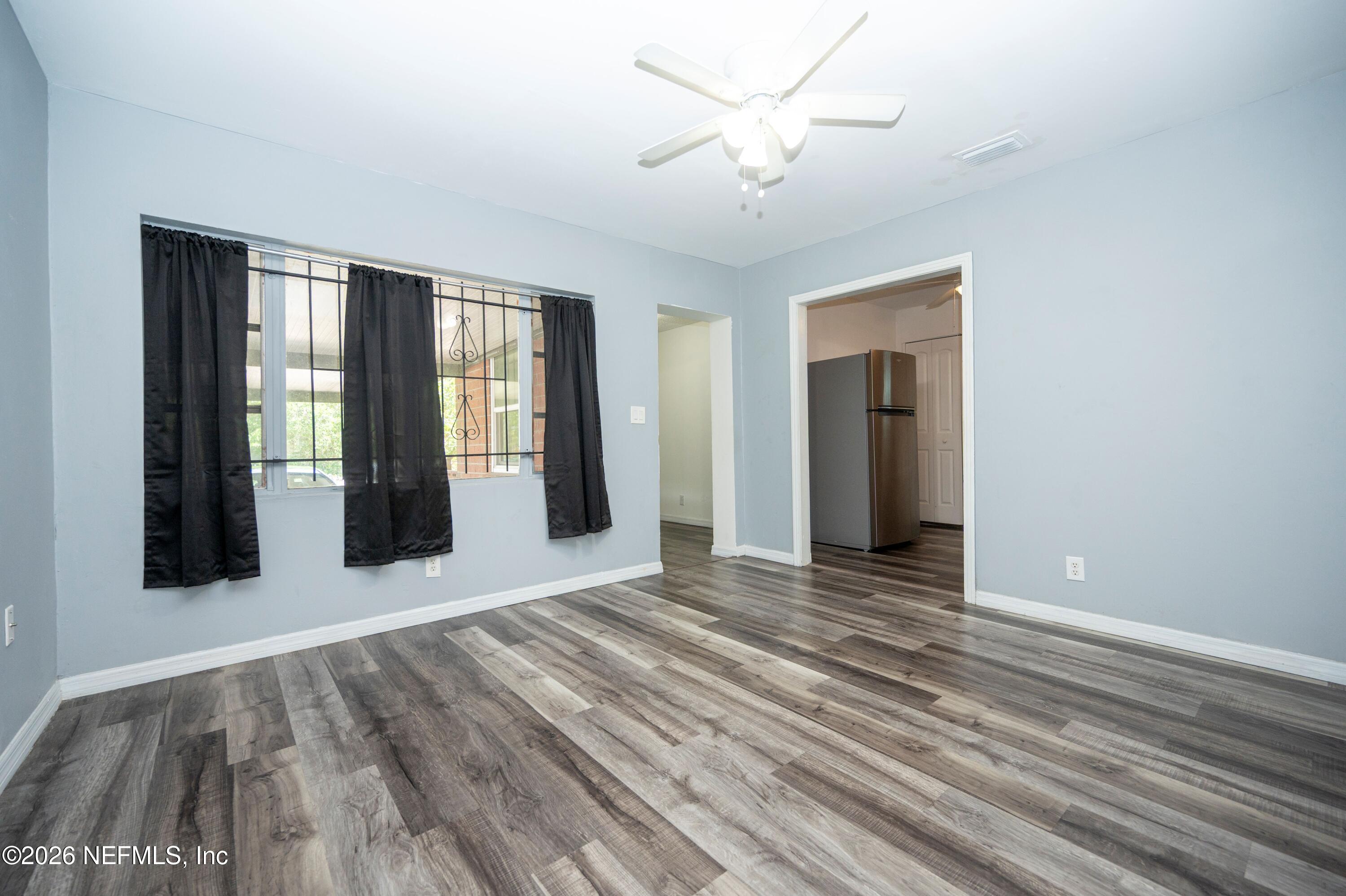1494 8TH Street W