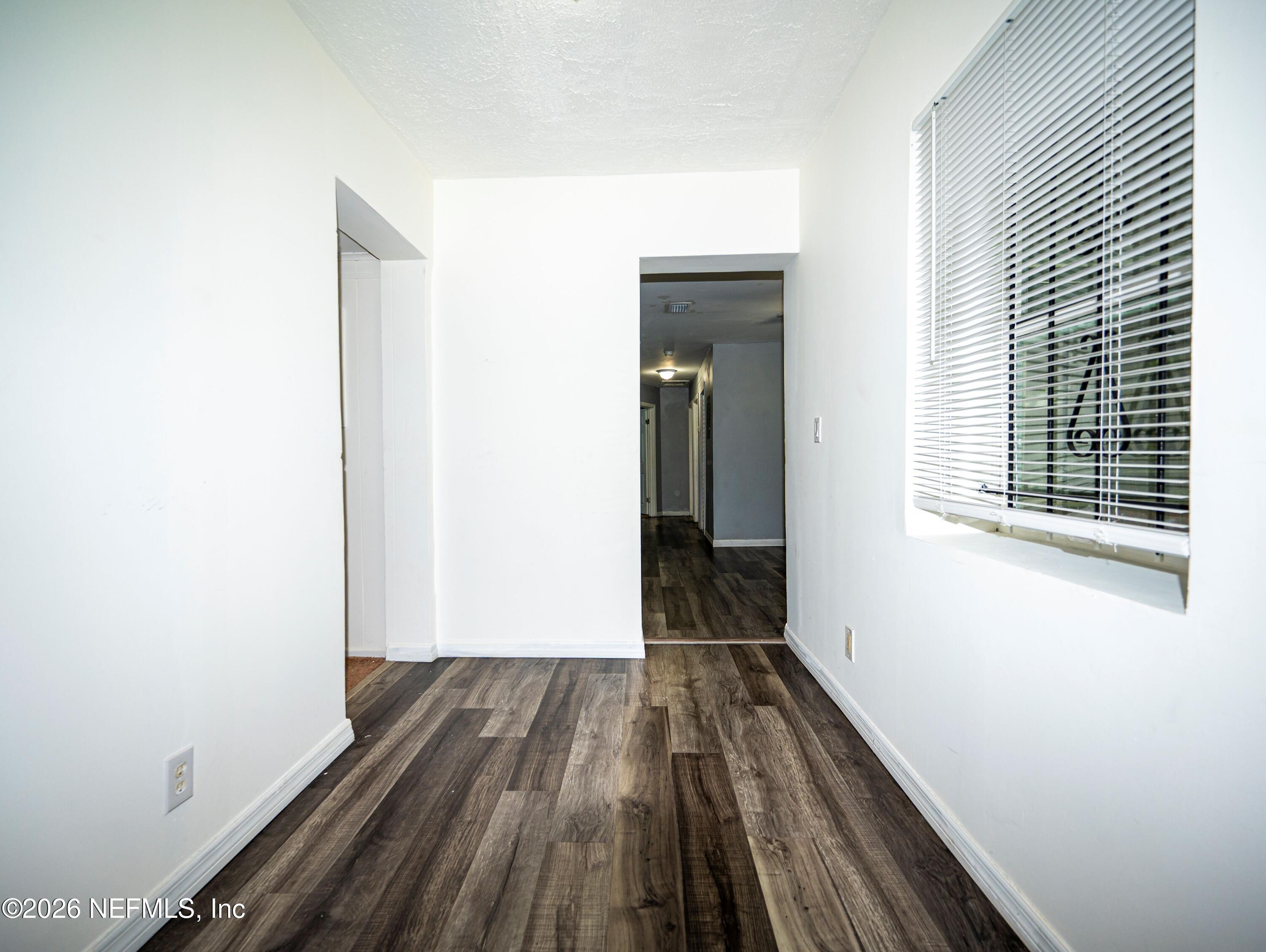 1494 8TH Street W