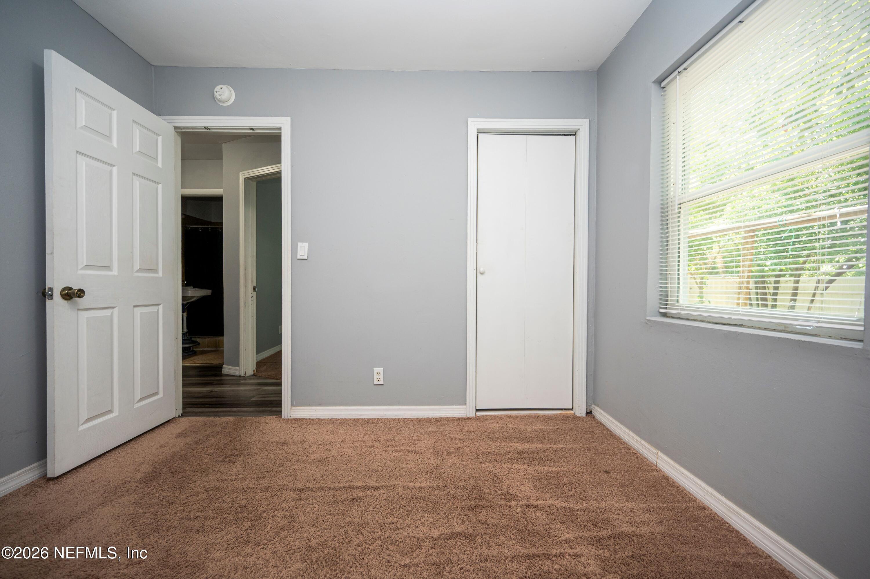 1494 8TH Street W