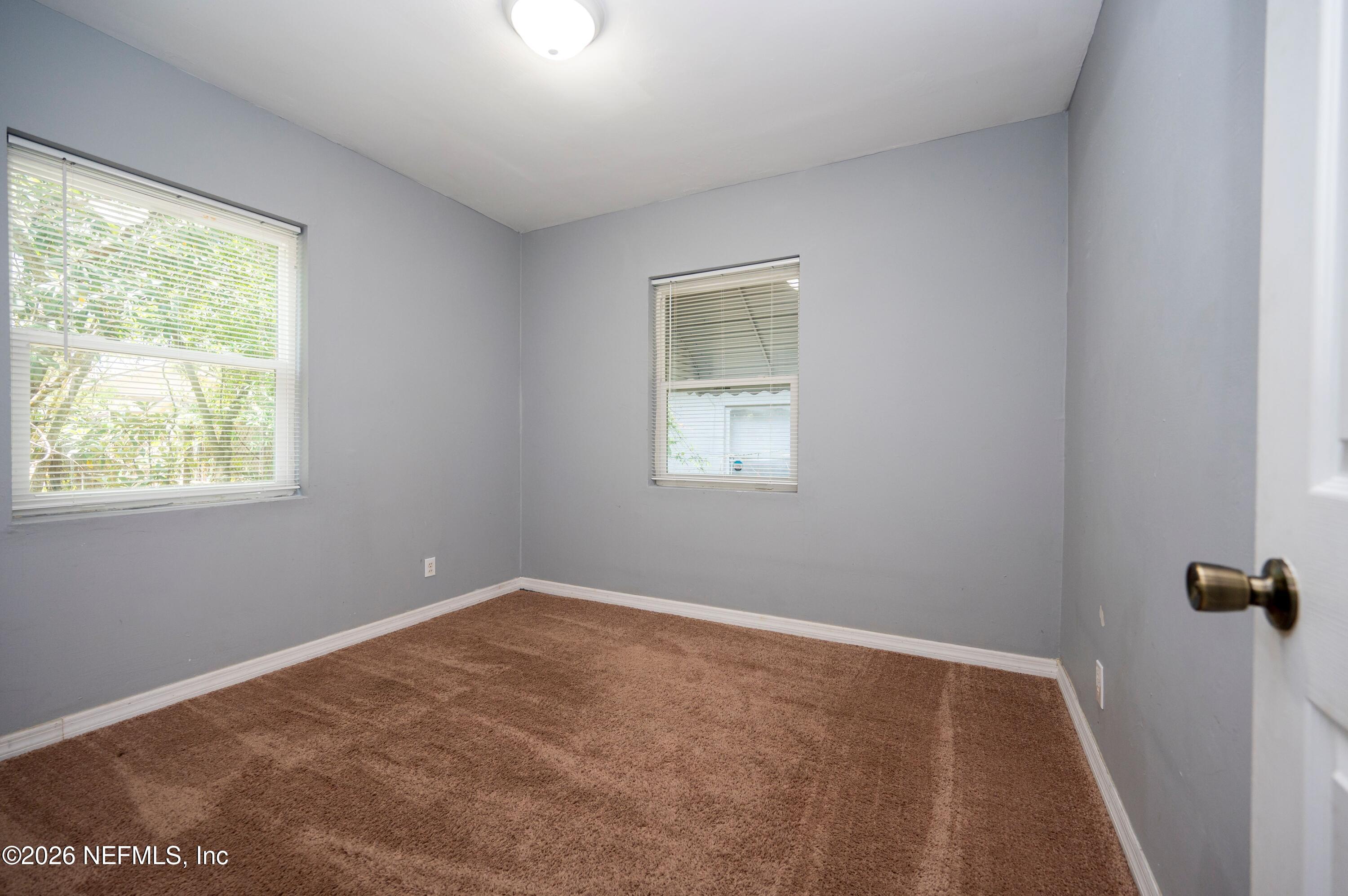 1494 8TH Street W