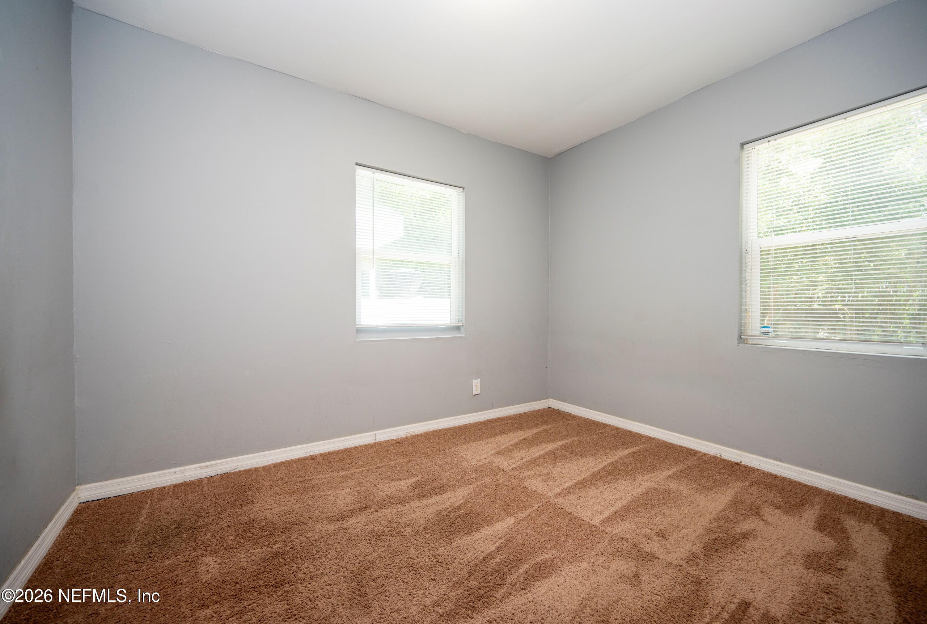 1494 8TH Street W