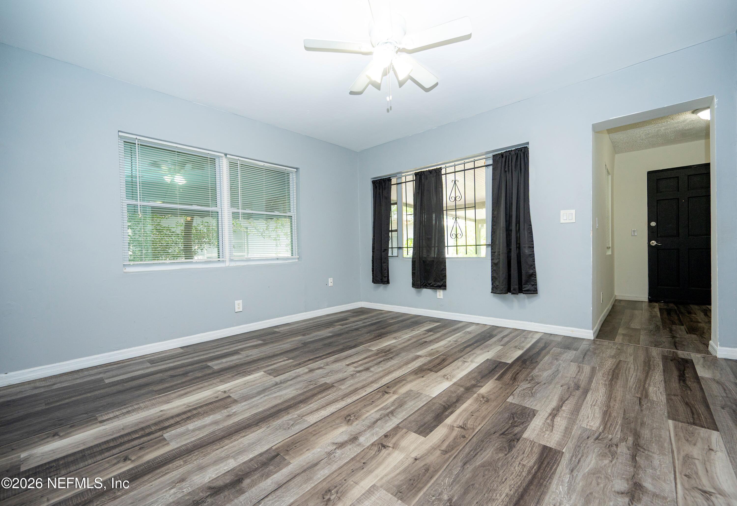 1494 8TH Street W