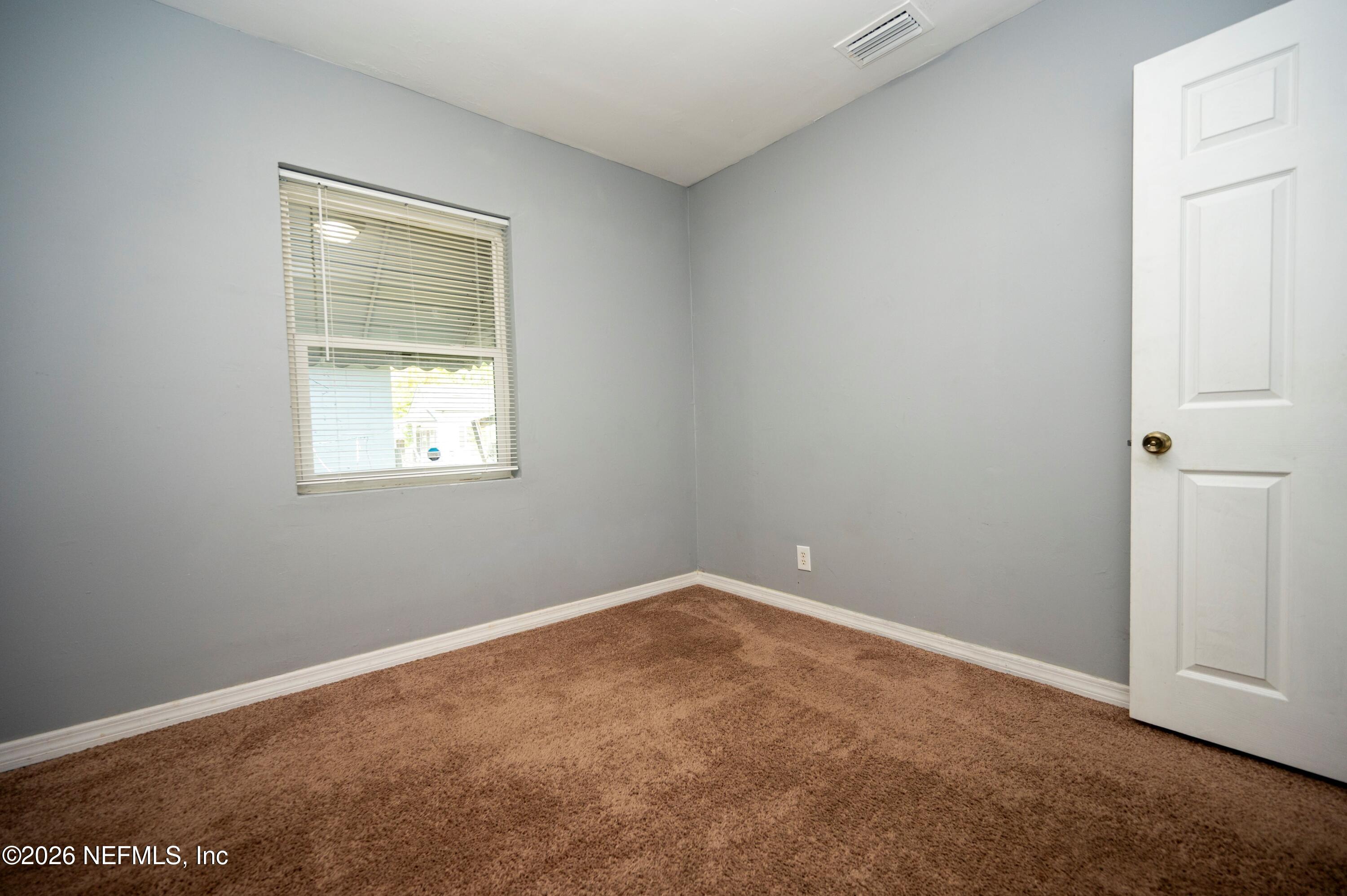 1494 8TH Street W