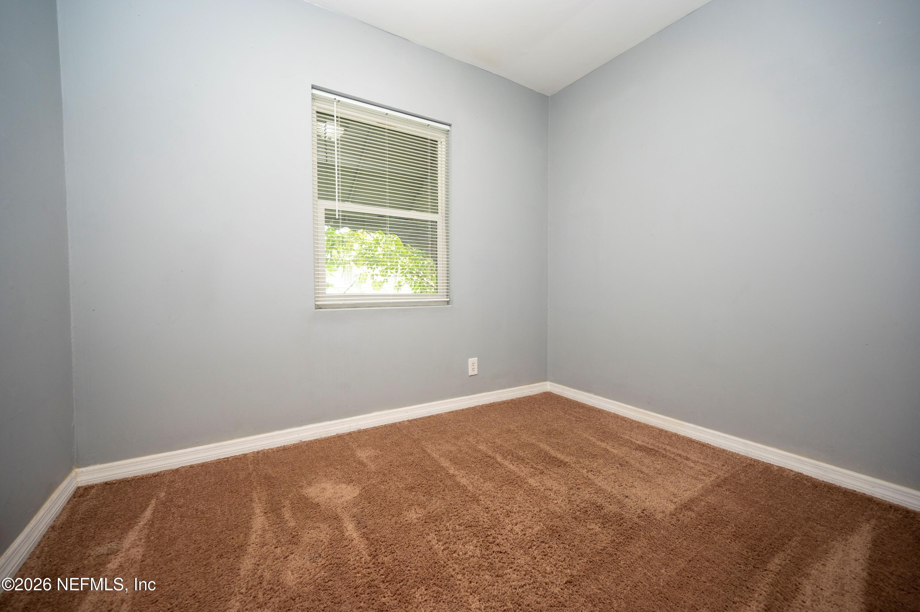 1494 8TH Street W