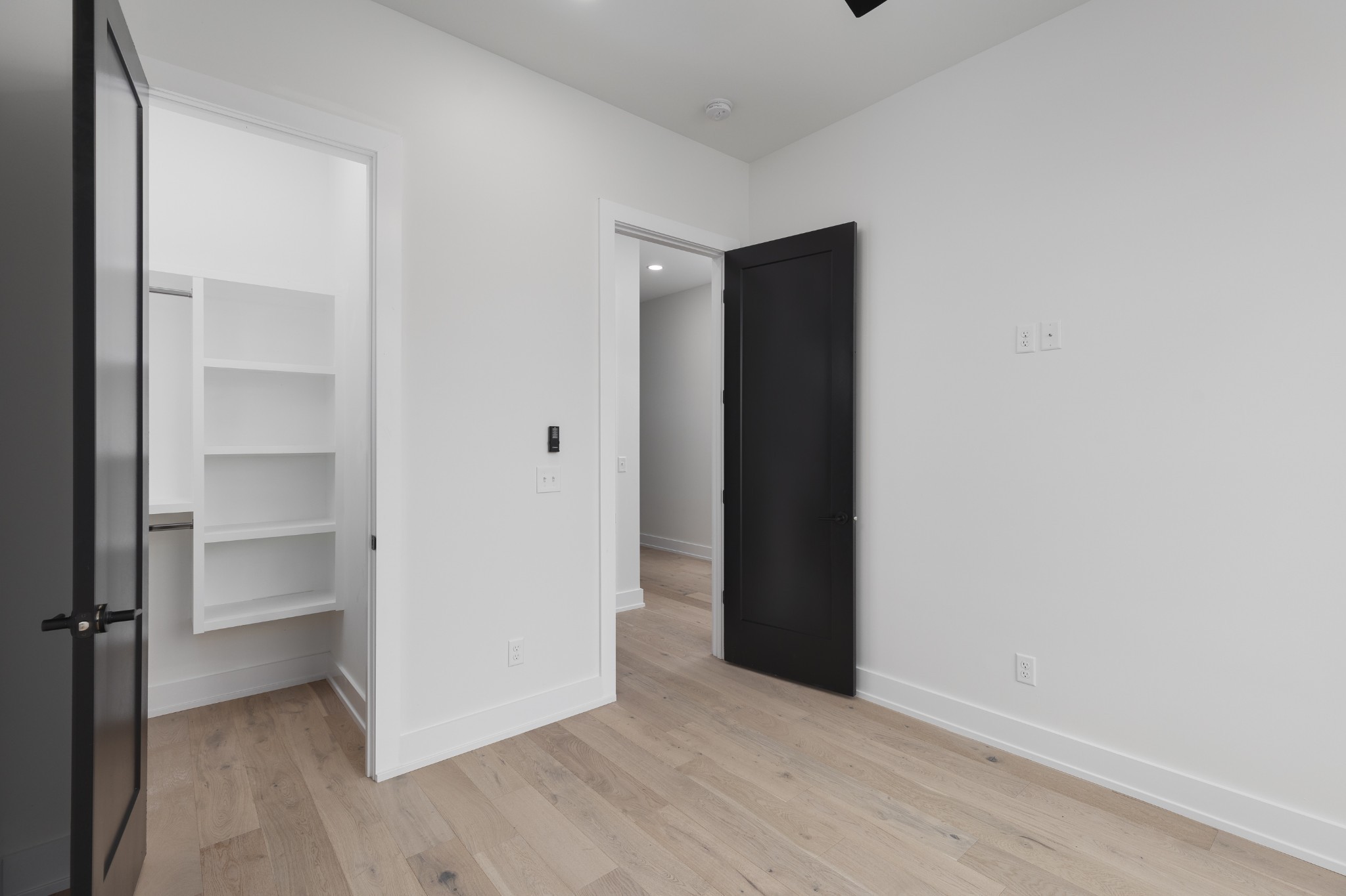 2109A Courtney Ave