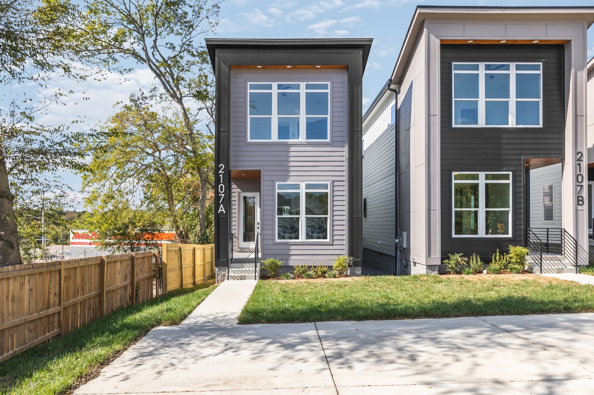 2109A Courtney Ave