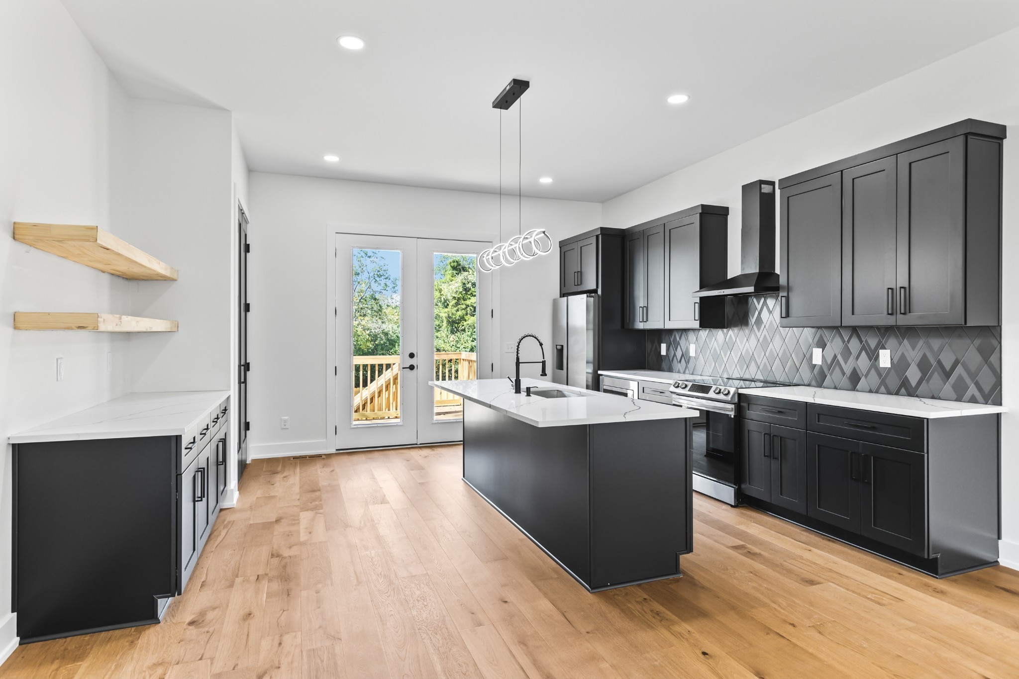 2109A Courtney Ave