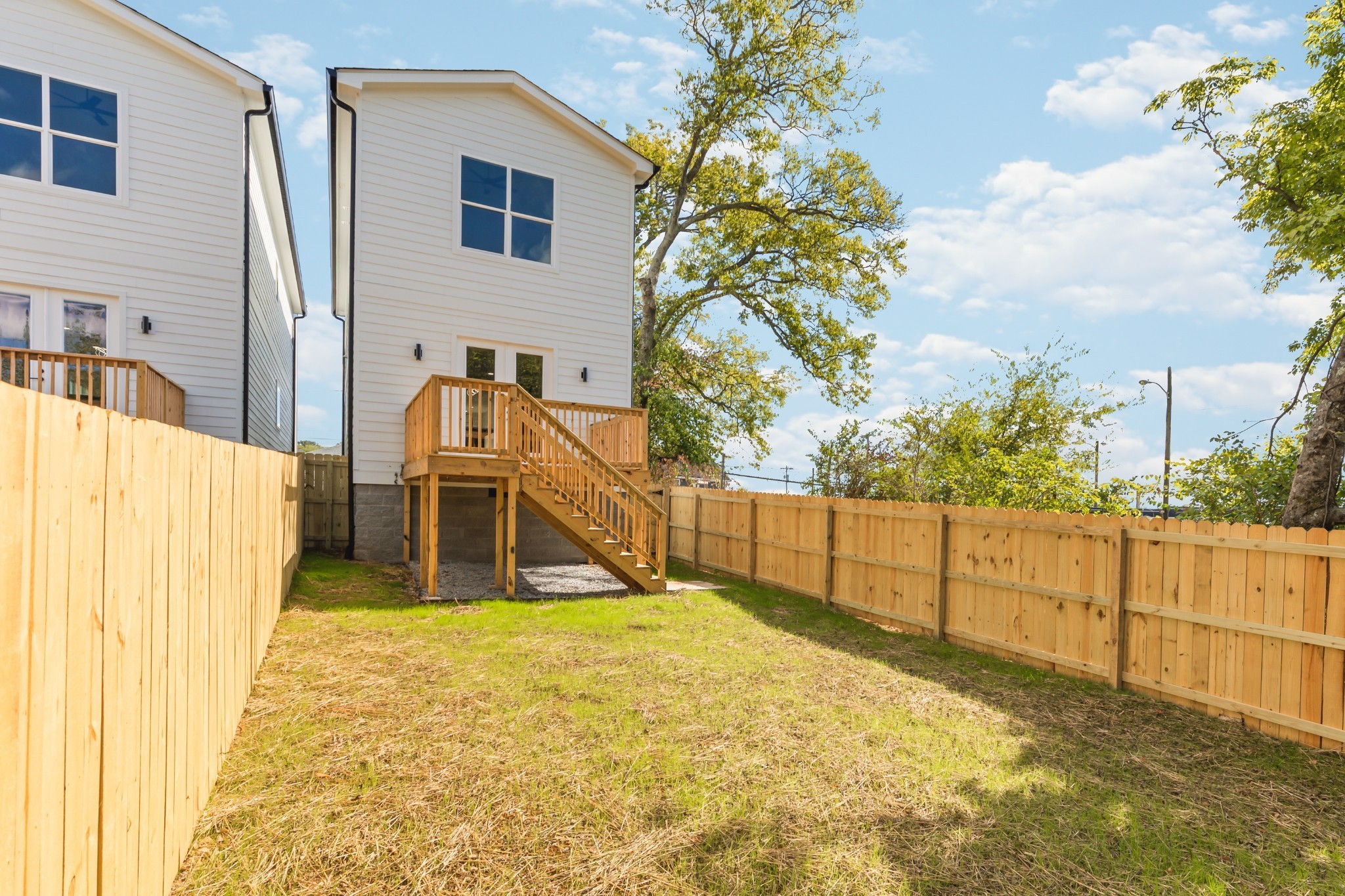 2109A Courtney Ave