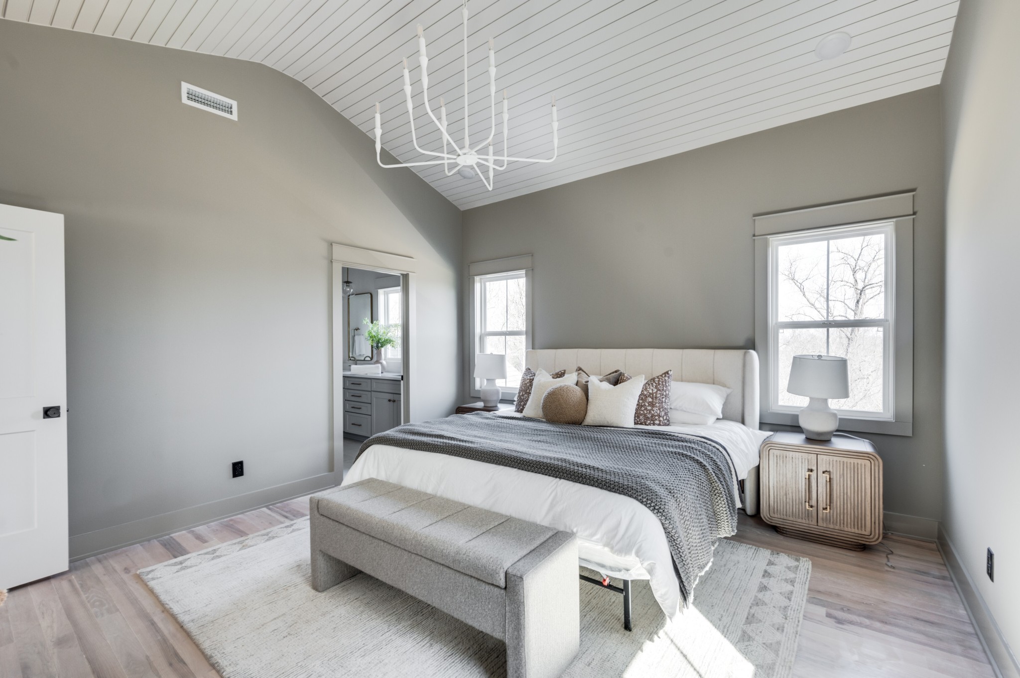 552 Whispering Hills Dr