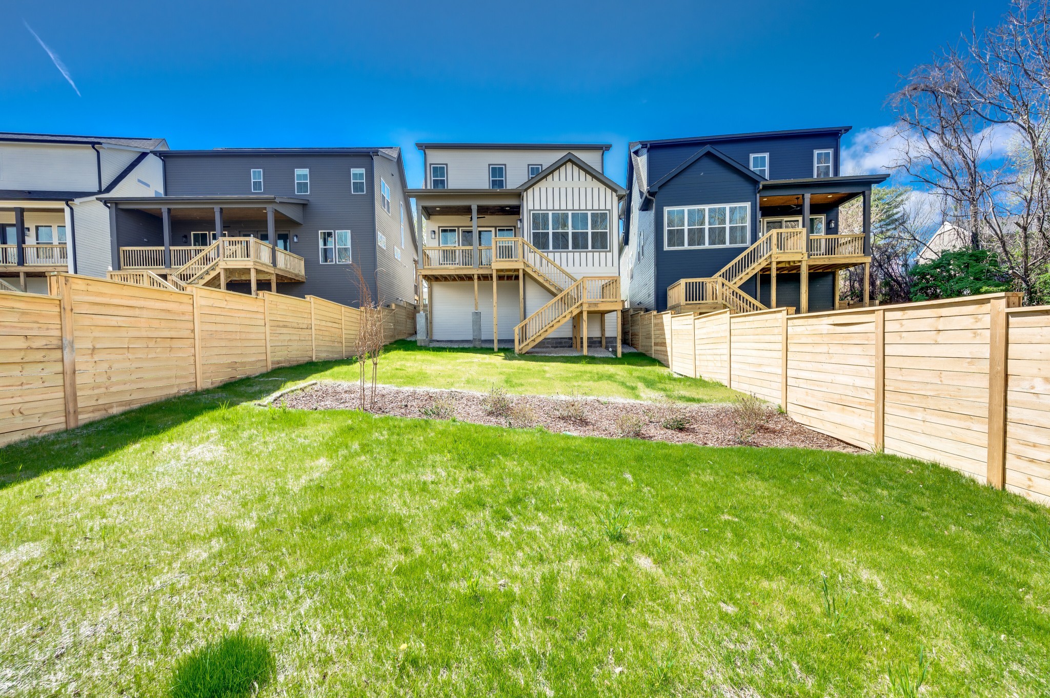 552 Whispering Hills Dr