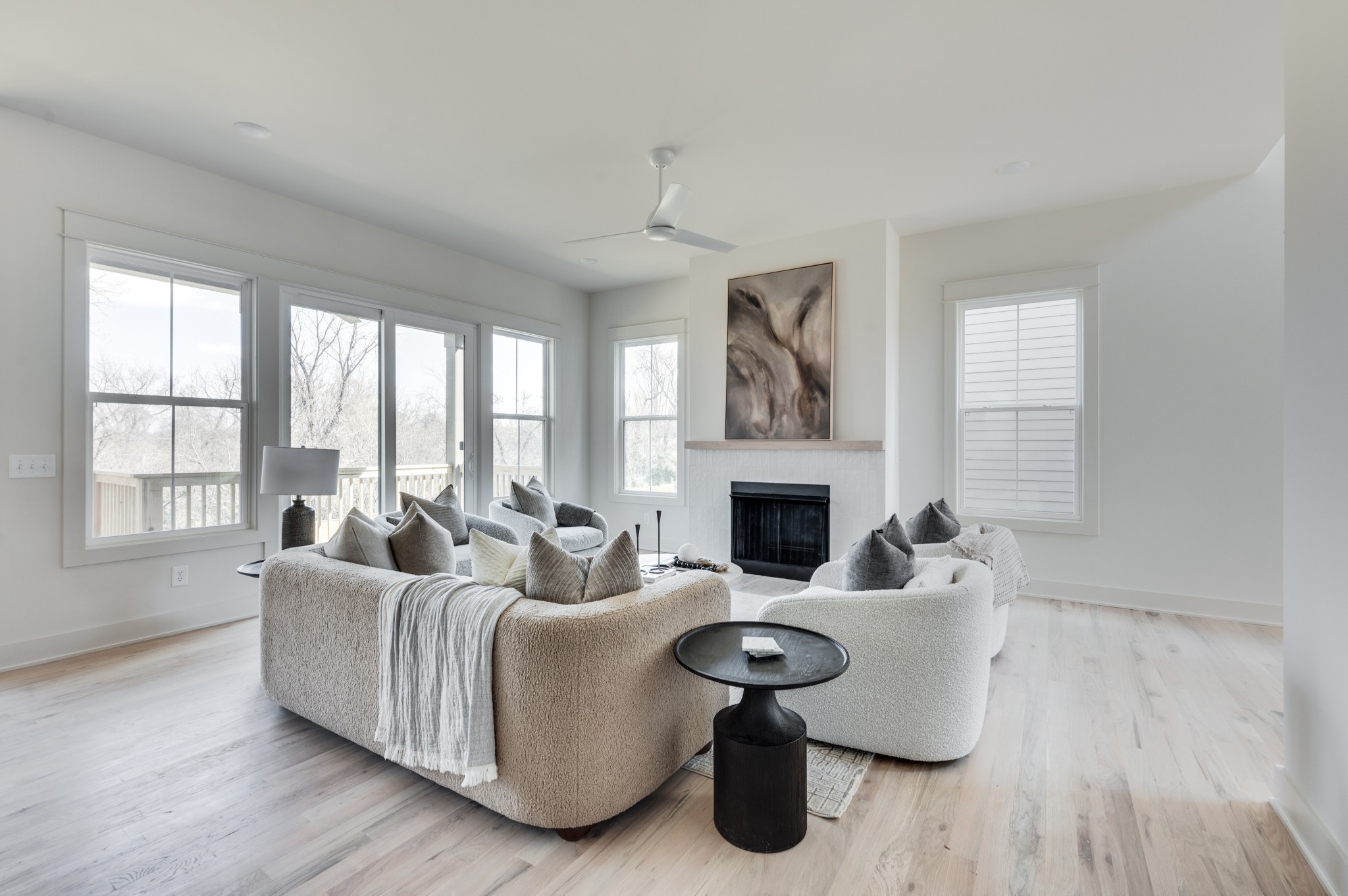 552 Whispering Hills Dr