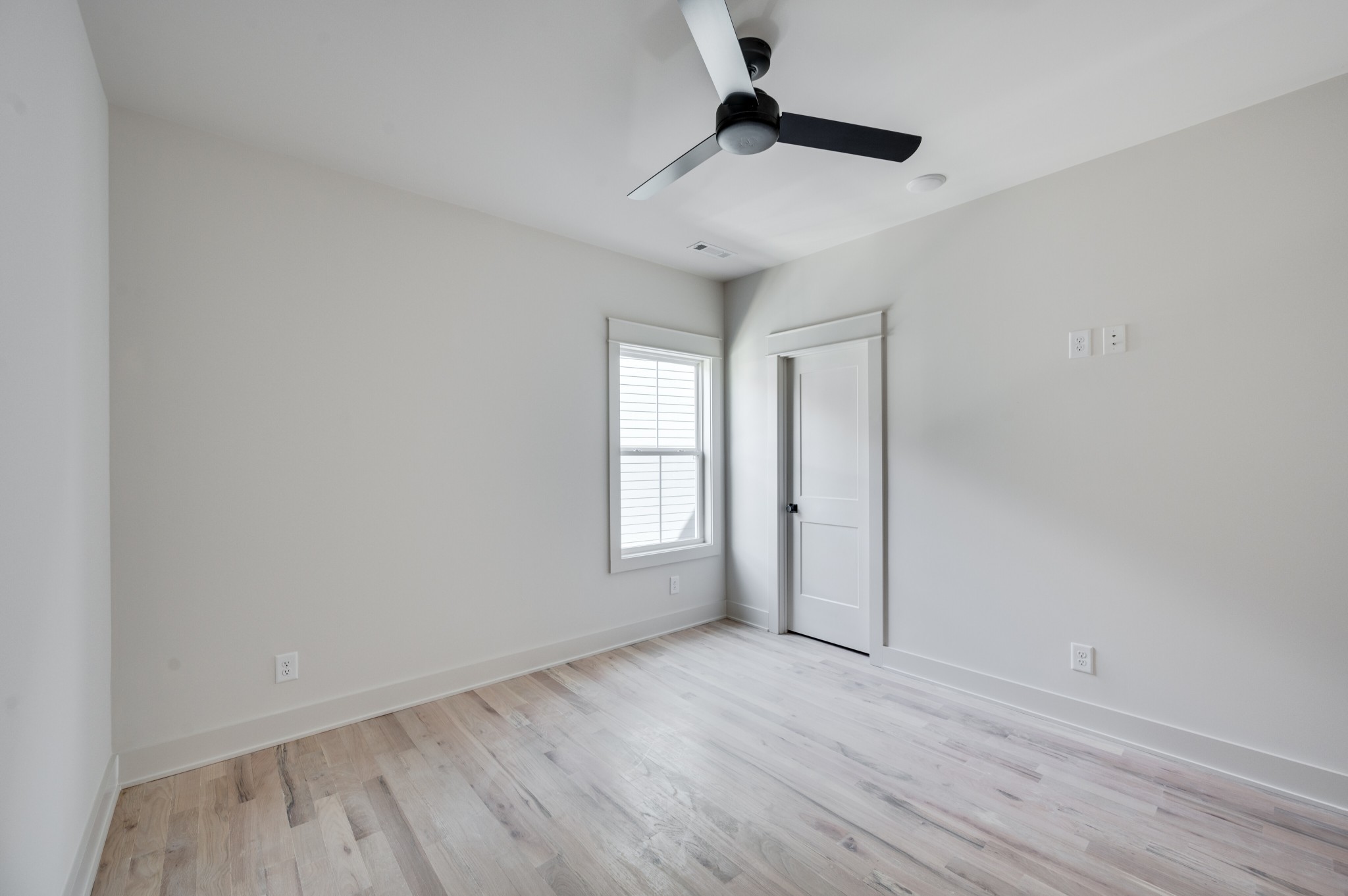 552 Whispering Hills Dr