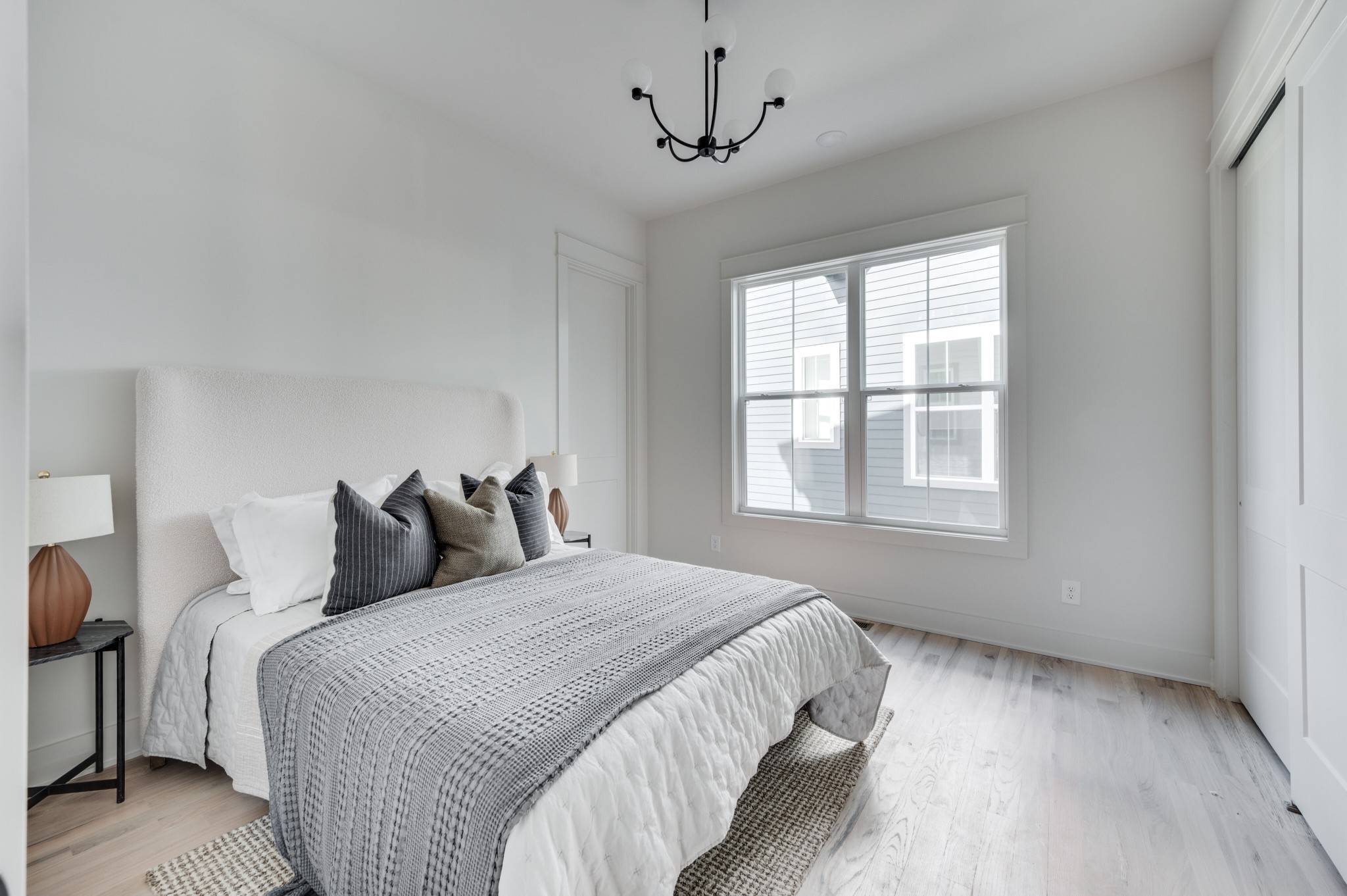 552 Whispering Hills Dr