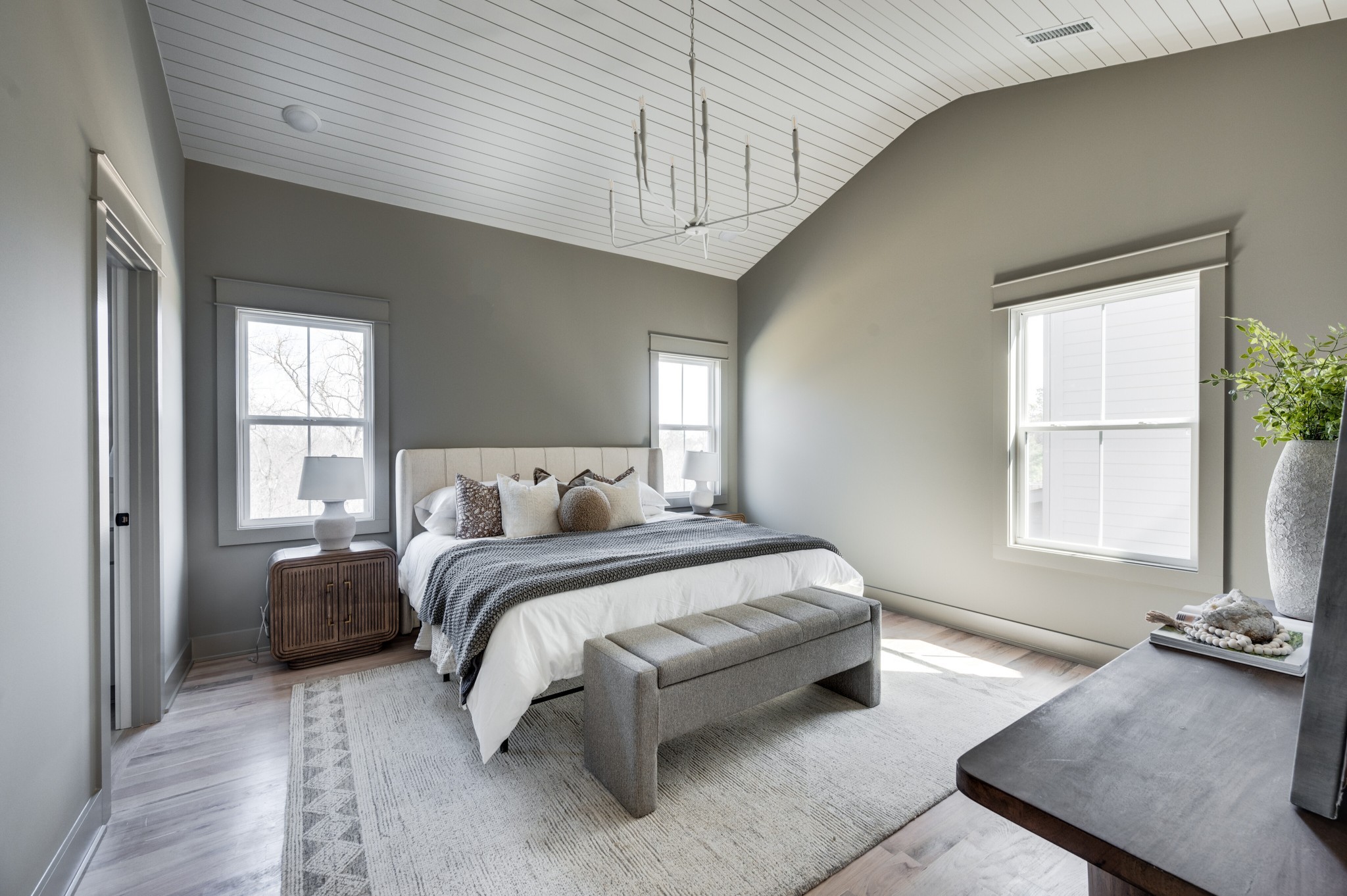 552 Whispering Hills Dr